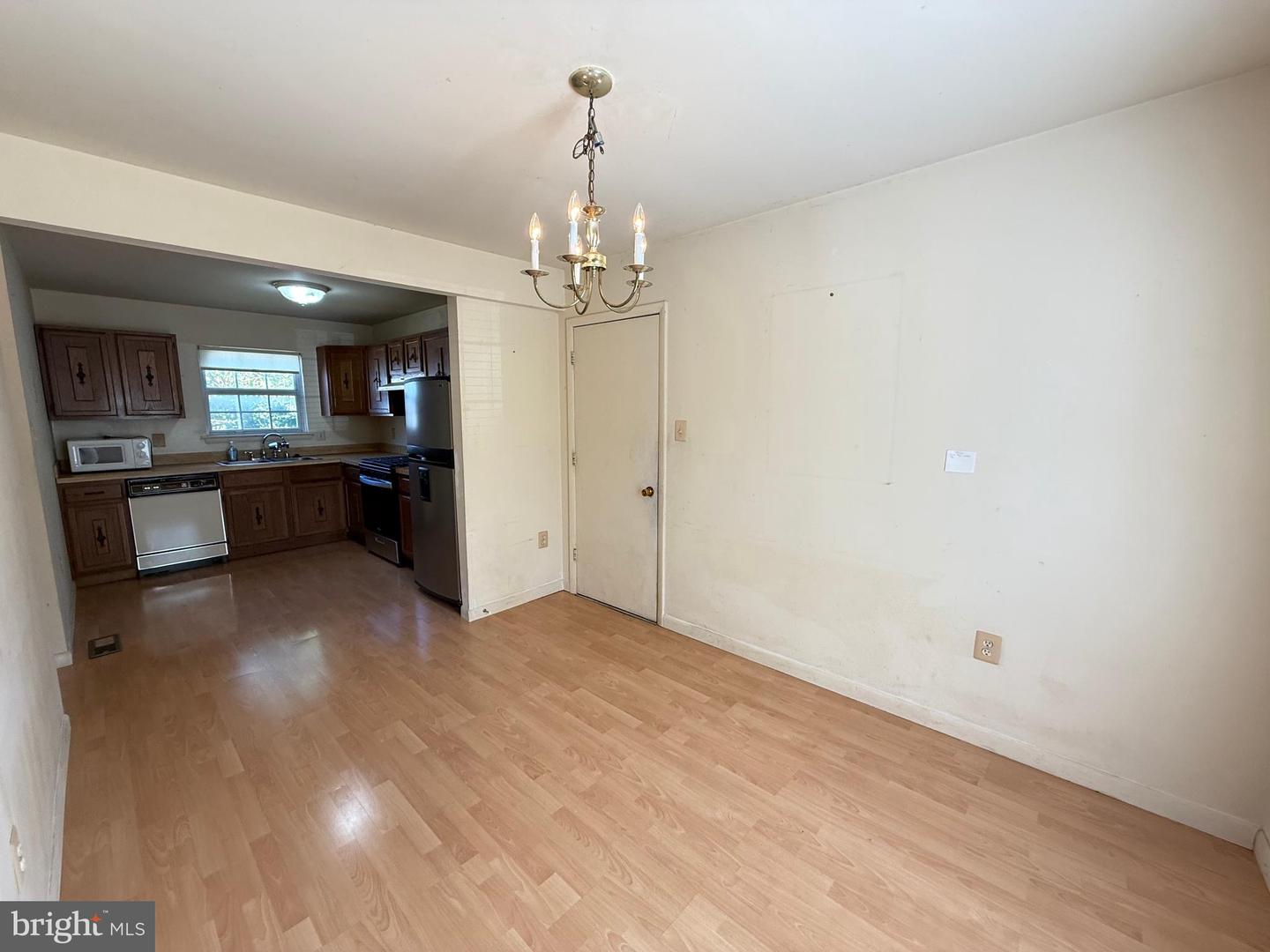 14288 LINDENDALE RD, WOODBRIDGE, Virginia 22193, 3 Bedrooms Bedrooms, ,1 BathroomBathrooms,Residential,For sale,14288 LINDENDALE RD,VAPW2103918 MLS # VAPW2103918