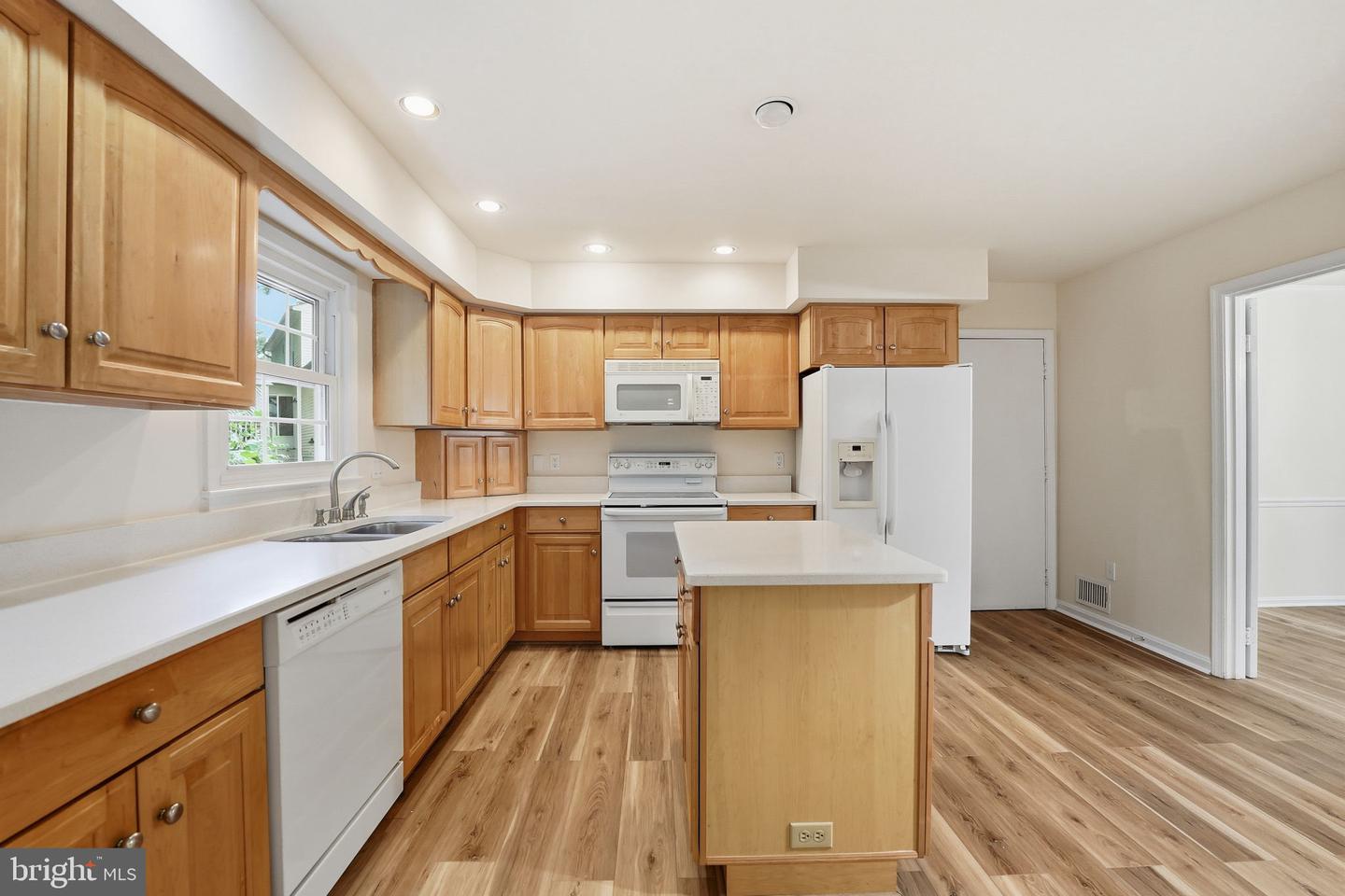 15998 COVE LN, DUMFRIES, Virginia 22025, 4 Bedrooms Bedrooms, ,3 BathroomsBathrooms,Residential,For sale,15998 COVE LN,VAPW2104028 MLS # VAPW2104028