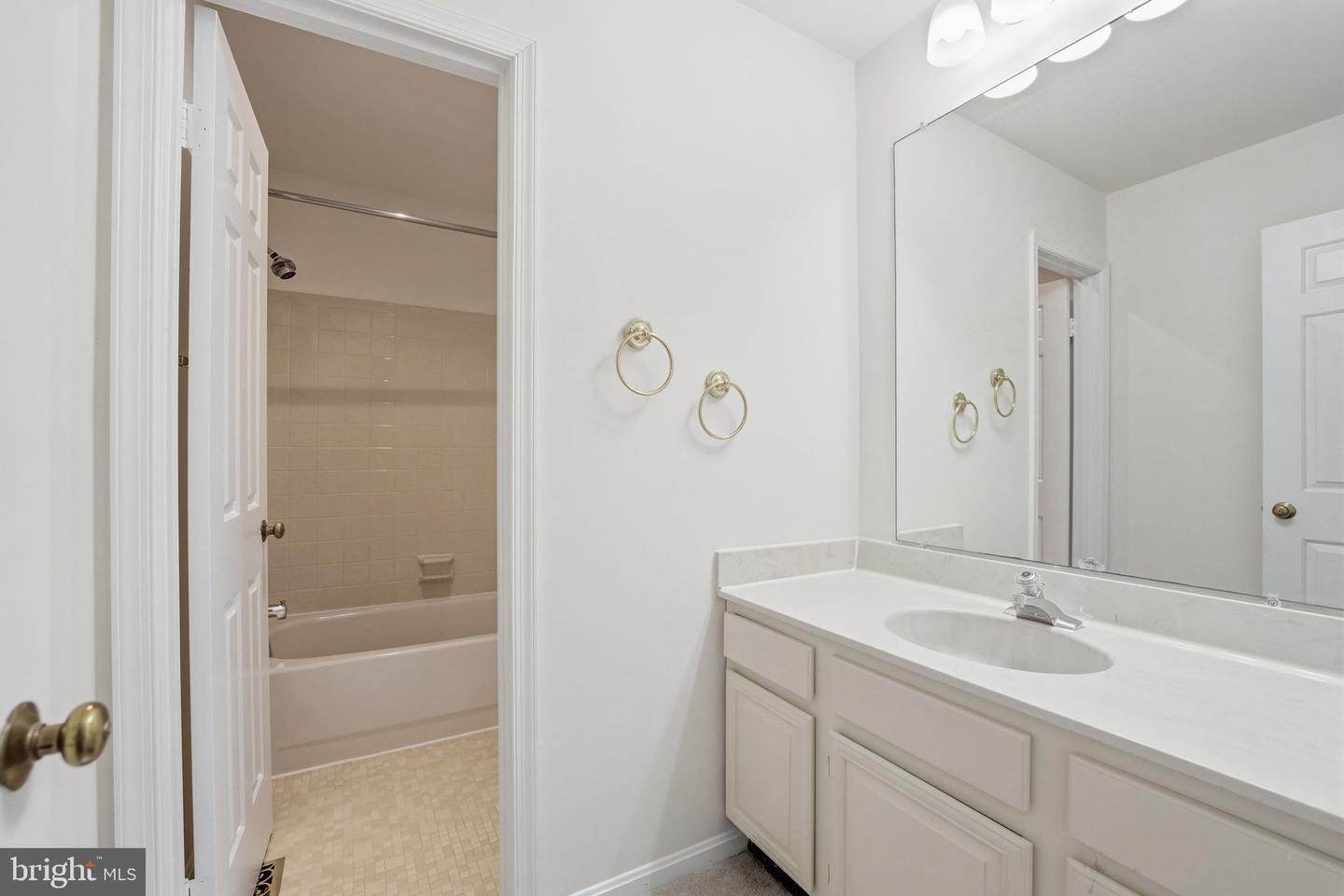 15998 COVE LN, DUMFRIES, Virginia 22025, 4 Bedrooms Bedrooms, ,3 BathroomsBathrooms,Residential,For sale,15998 COVE LN,VAPW2104028 MLS # VAPW2104028