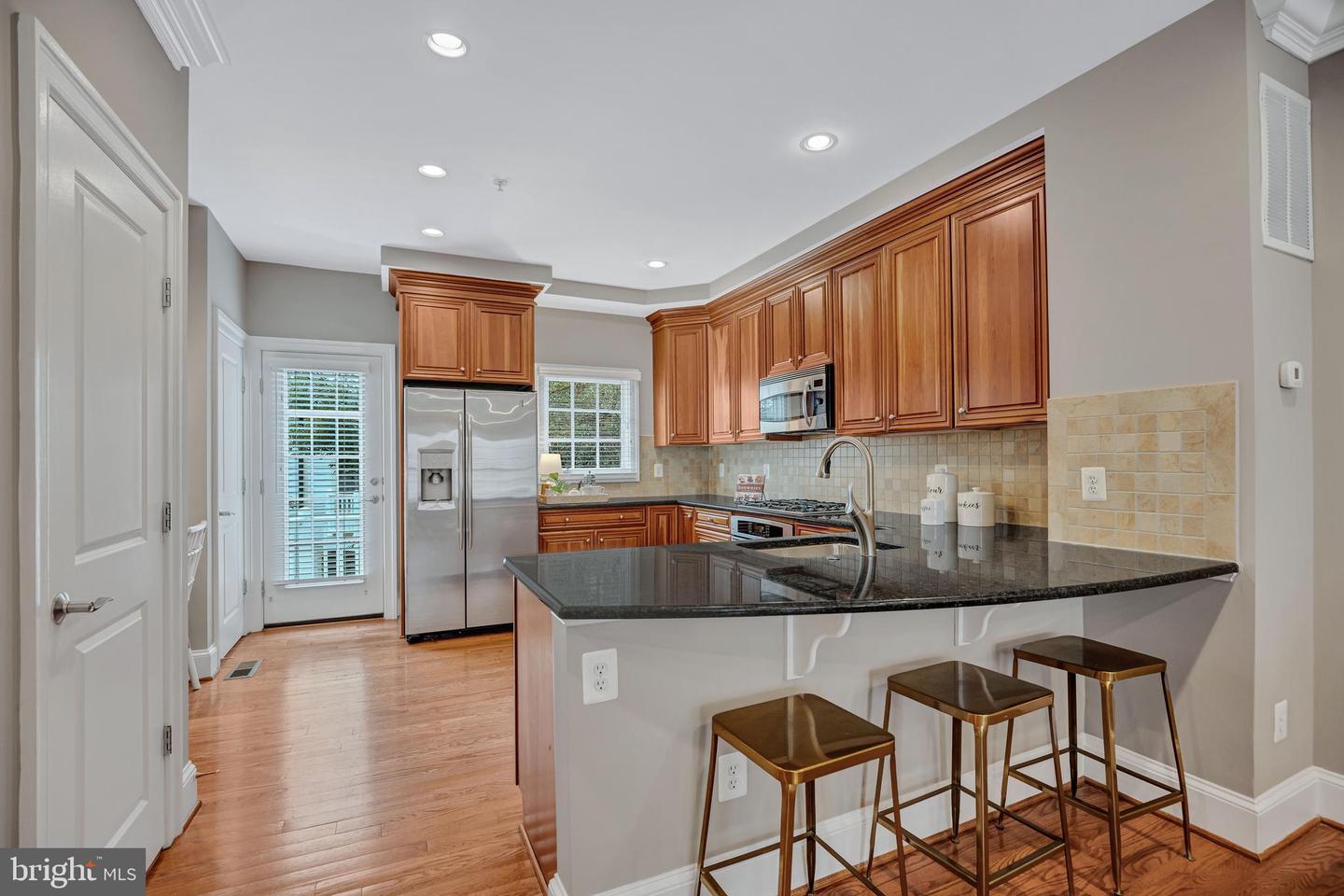 1822 POTOMAC GREENS DR, ALEXANDRIA, Virginia 22314, 3 Bedrooms Bedrooms, ,3 BathroomsBathrooms,Residential,For sale,1822 POTOMAC GREENS DR,VAAX2049852 MLS # VAAX2049852