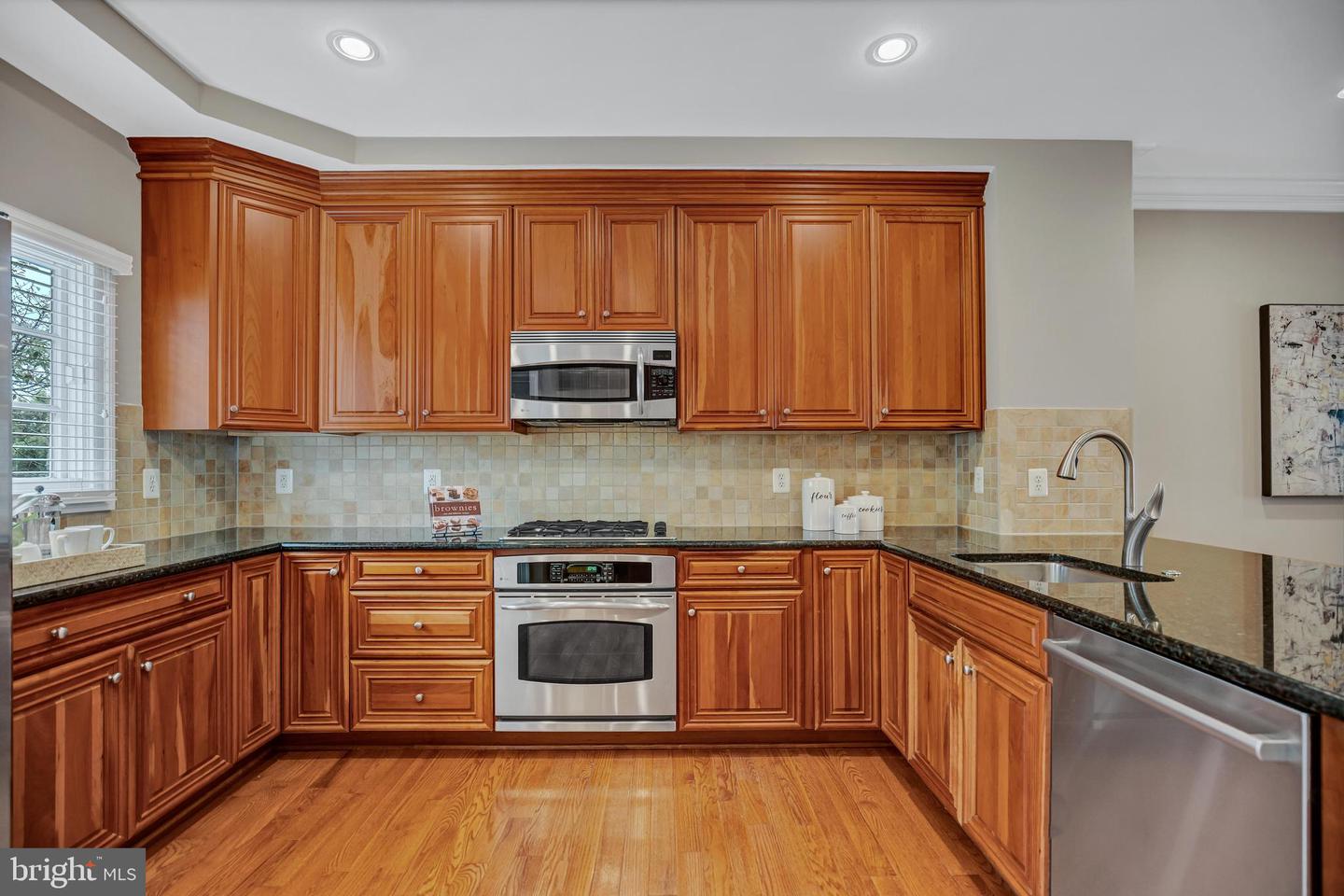 1822 POTOMAC GREENS DR, ALEXANDRIA, Virginia 22314, 3 Bedrooms Bedrooms, ,3 BathroomsBathrooms,Residential,For sale,1822 POTOMAC GREENS DR,VAAX2049852 MLS # VAAX2049852