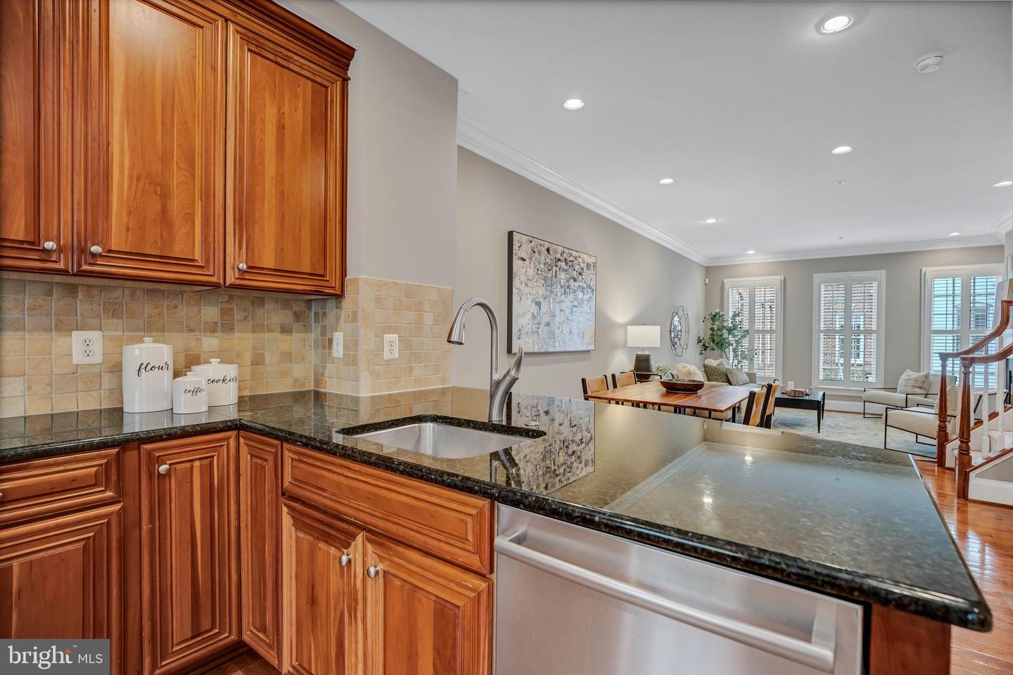 1822 POTOMAC GREENS DR, ALEXANDRIA, Virginia 22314, 3 Bedrooms Bedrooms, ,3 BathroomsBathrooms,Residential,For sale,1822 POTOMAC GREENS DR,VAAX2049852 MLS # VAAX2049852