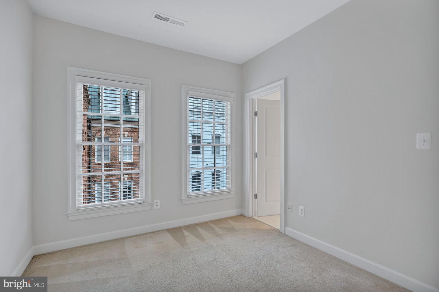 1822 POTOMAC GREENS DR, ALEXANDRIA, Virginia 22314, 3 Bedrooms Bedrooms, ,3 BathroomsBathrooms,Residential,For sale,1822 POTOMAC GREENS DR,VAAX2049852 MLS # VAAX2049852