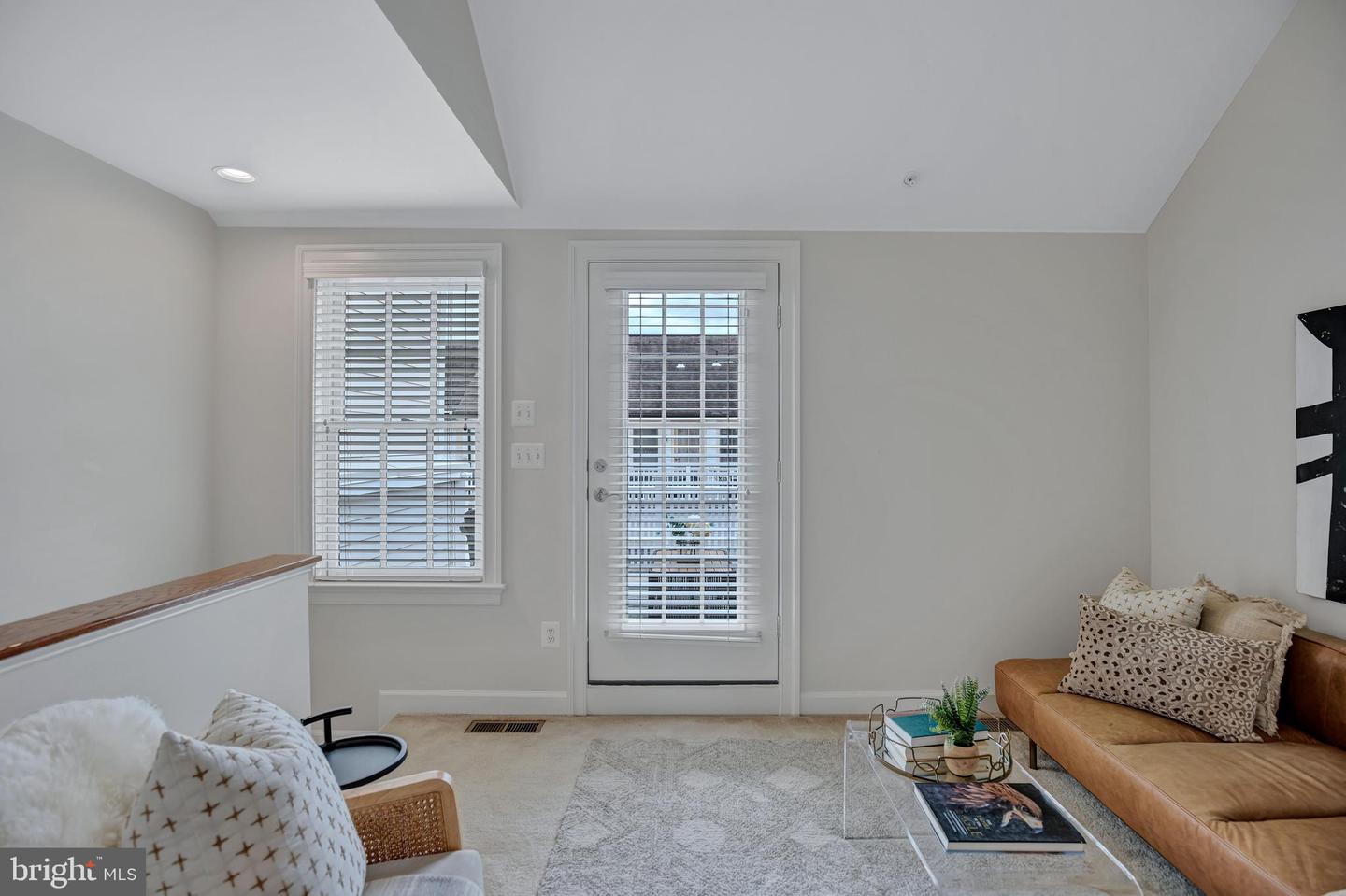 1822 POTOMAC GREENS DR, ALEXANDRIA, Virginia 22314, 3 Bedrooms Bedrooms, ,3 BathroomsBathrooms,Residential,For sale,1822 POTOMAC GREENS DR,VAAX2049852 MLS # VAAX2049852
