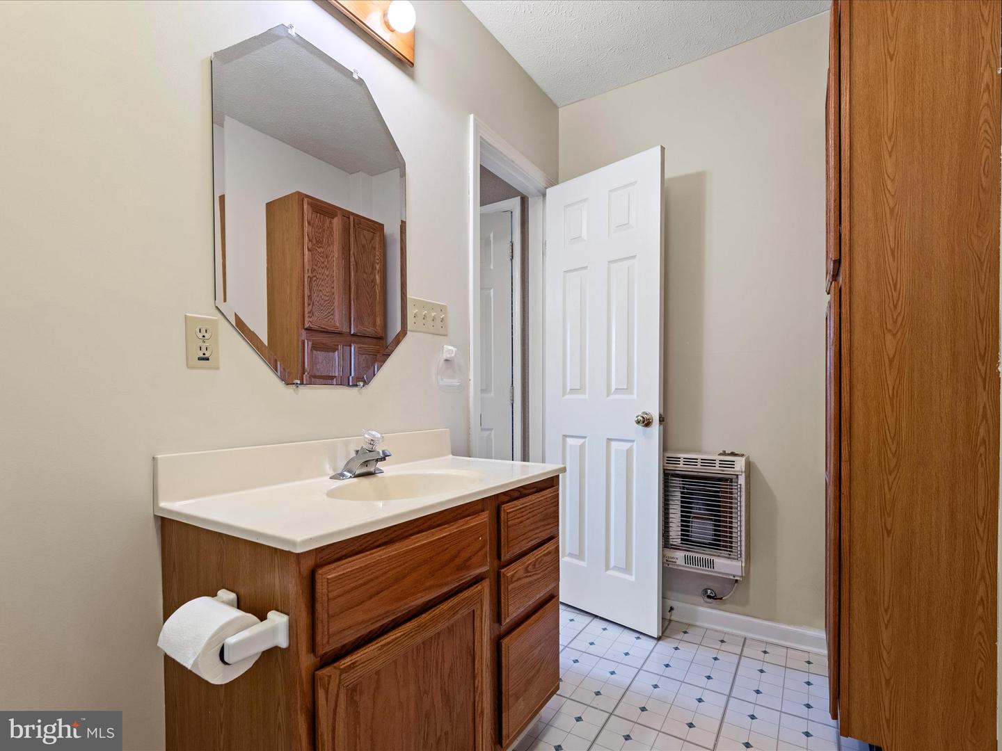 252 PUNKIN RIDGE DR, CLEAR BROOK, Virginia 22624, 4 Bedrooms Bedrooms, ,3 BathroomsBathrooms,Residential,For sale,252 PUNKIN RIDGE DR,VAFV2036864 MLS # VAFV2036864