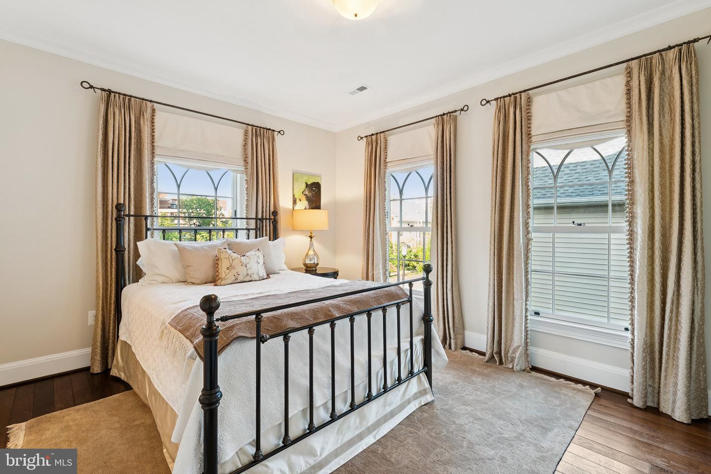 2600 12TH ST N, ARLINGTON, Virginia 22201, 5 Bedrooms Bedrooms, ,5 BathroomsBathrooms,Residential,For sale,2600 12TH ST N,VAAR2063884 MLS # VAAR2063884