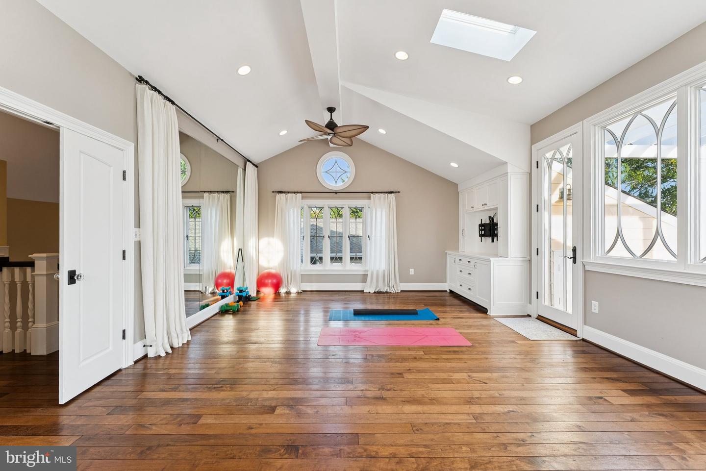 2600 12TH ST N, ARLINGTON, Virginia 22201, 5 Bedrooms Bedrooms, ,5 BathroomsBathrooms,Residential,For sale,2600 12TH ST N,VAAR2063884 MLS # VAAR2063884