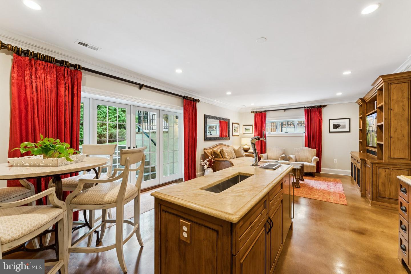 2600 12TH ST N, ARLINGTON, Virginia 22201, 5 Bedrooms Bedrooms, ,5 BathroomsBathrooms,Residential,For sale,2600 12TH ST N,VAAR2063884 MLS # VAAR2063884