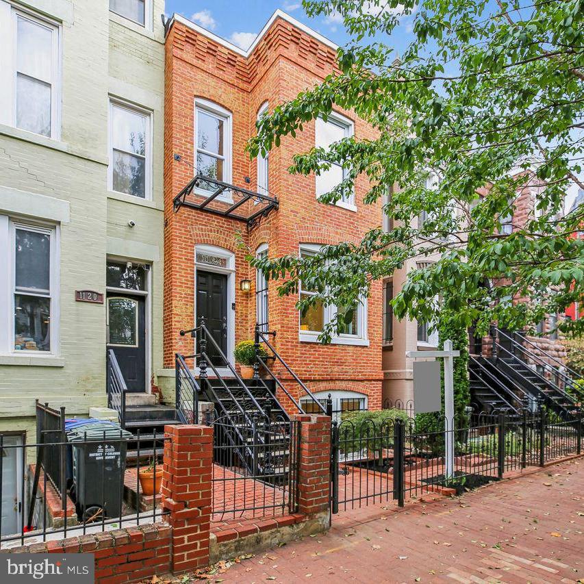 1124 G ST NE, WASHINGTON, District Of Columbia 20002, 4 Bedrooms Bedrooms, 8 Rooms Rooms,3 BathroomsBathrooms,Residential,For sale,1124 G ST NE,DCDC2223300 MLS # DCDC2223300