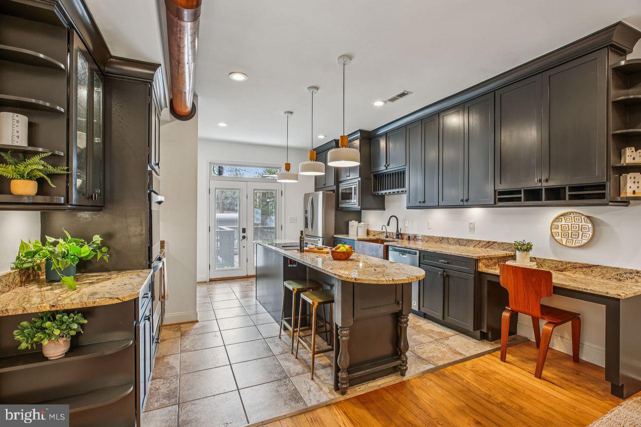 1124 G ST NE, WASHINGTON, District Of Columbia 20002, 4 Bedrooms Bedrooms, 8 Rooms Rooms,3 BathroomsBathrooms,Residential,For sale,1124 G ST NE,DCDC2223300 MLS # DCDC2223300