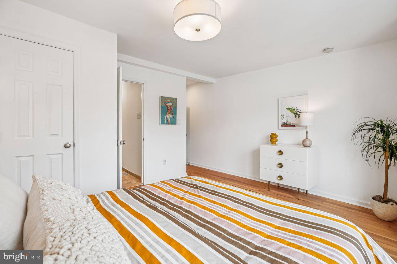 1124 G ST NE, WASHINGTON, District Of Columbia 20002, 4 Bedrooms Bedrooms, 8 Rooms Rooms,3 BathroomsBathrooms,Residential,For sale,1124 G ST NE,DCDC2223300 MLS # DCDC2223300