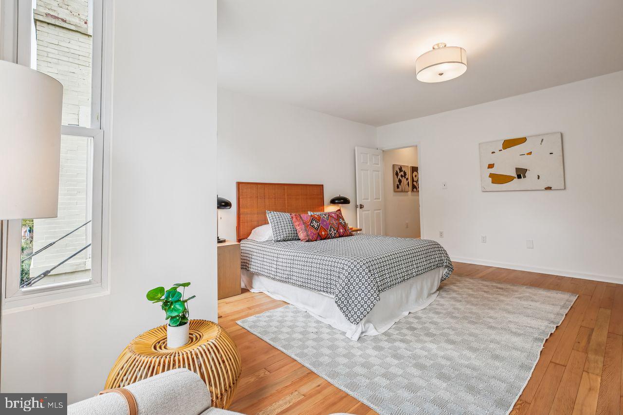 1124 G ST NE, WASHINGTON, District Of Columbia 20002, 4 Bedrooms Bedrooms, 8 Rooms Rooms,3 BathroomsBathrooms,Residential,For sale,1124 G ST NE,DCDC2223300 MLS # DCDC2223300