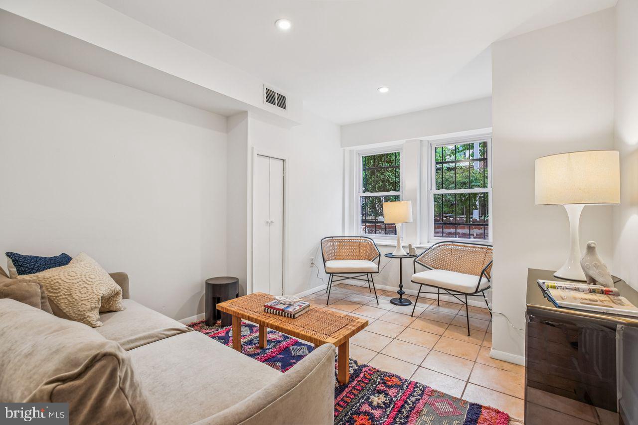 1124 G ST NE, WASHINGTON, District Of Columbia 20002, 4 Bedrooms Bedrooms, 8 Rooms Rooms,3 BathroomsBathrooms,Residential,For sale,1124 G ST NE,DCDC2223300 MLS # DCDC2223300