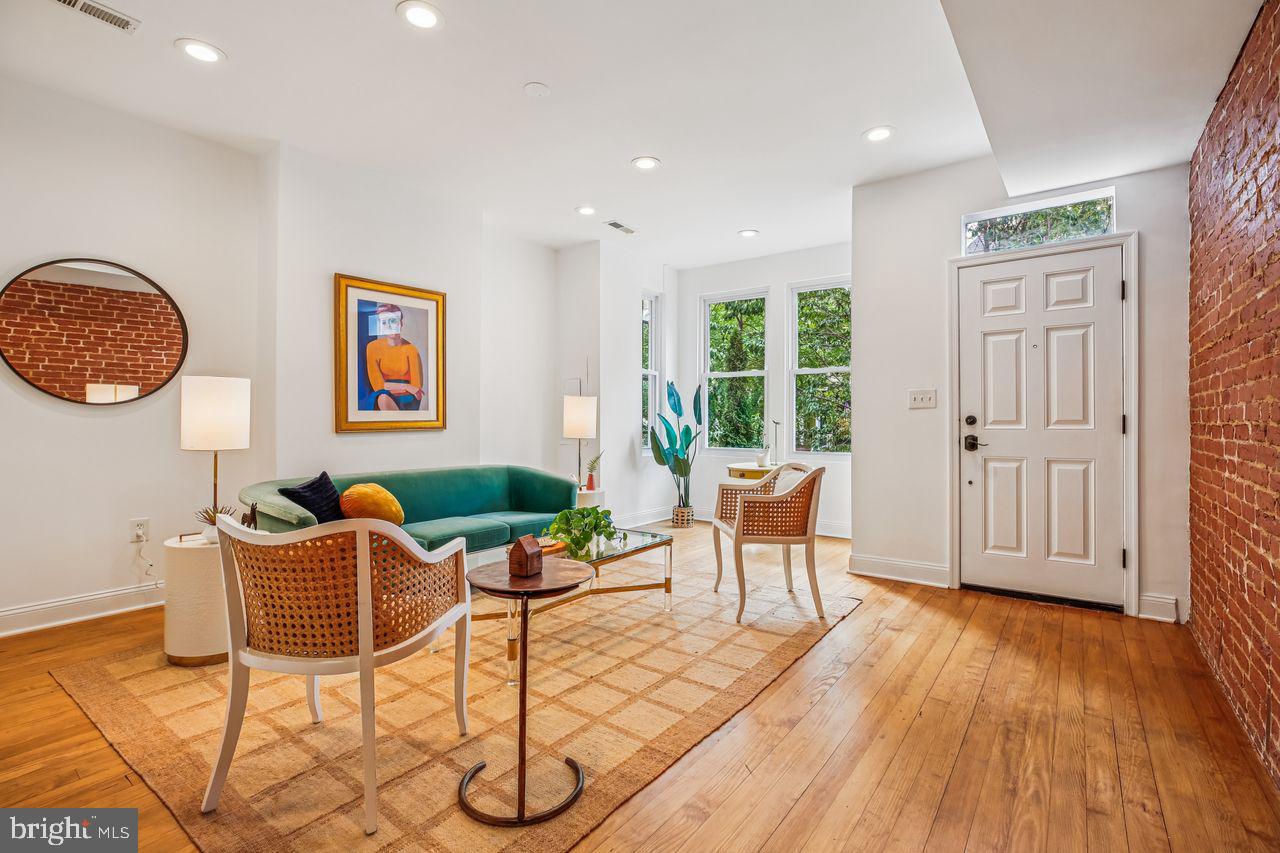 1124 G ST NE, WASHINGTON, District Of Columbia 20002, 4 Bedrooms Bedrooms, 8 Rooms Rooms,3 BathroomsBathrooms,Residential,For sale,1124 G ST NE,DCDC2223300 MLS # DCDC2223300