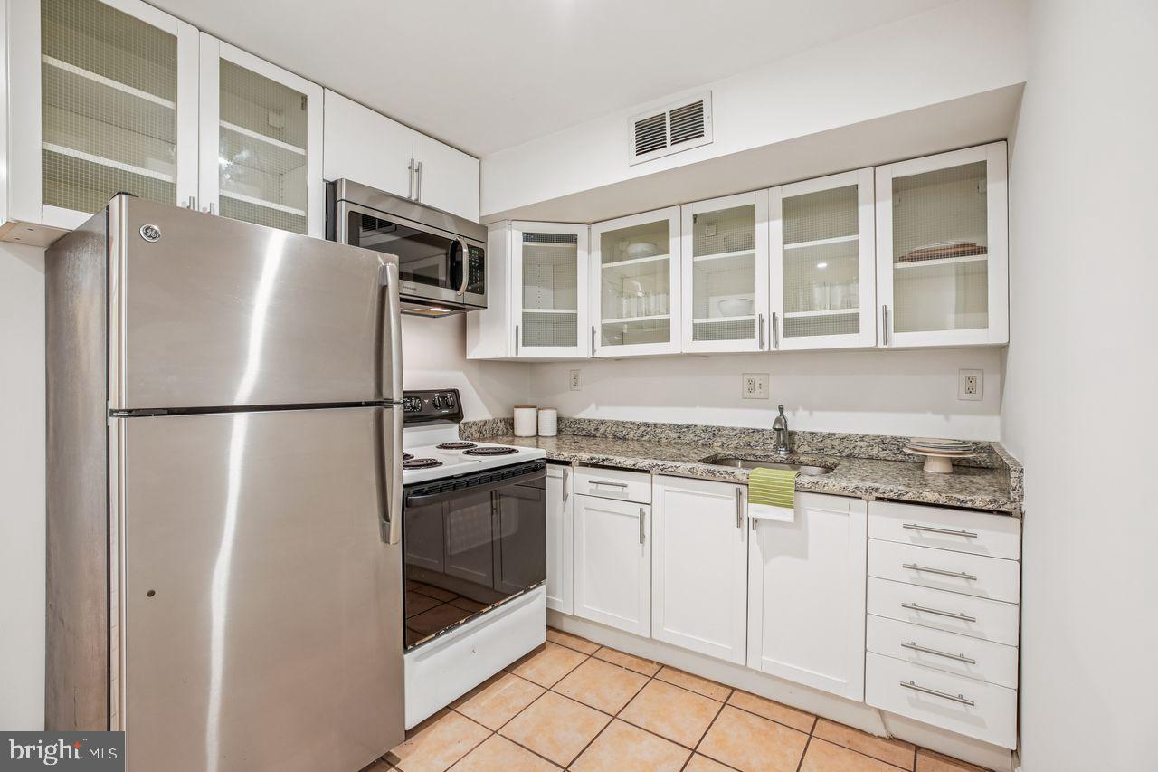 1124 G ST NE, WASHINGTON, District Of Columbia 20002, 4 Bedrooms Bedrooms, 8 Rooms Rooms,3 BathroomsBathrooms,Residential,For sale,1124 G ST NE,DCDC2223300 MLS # DCDC2223300