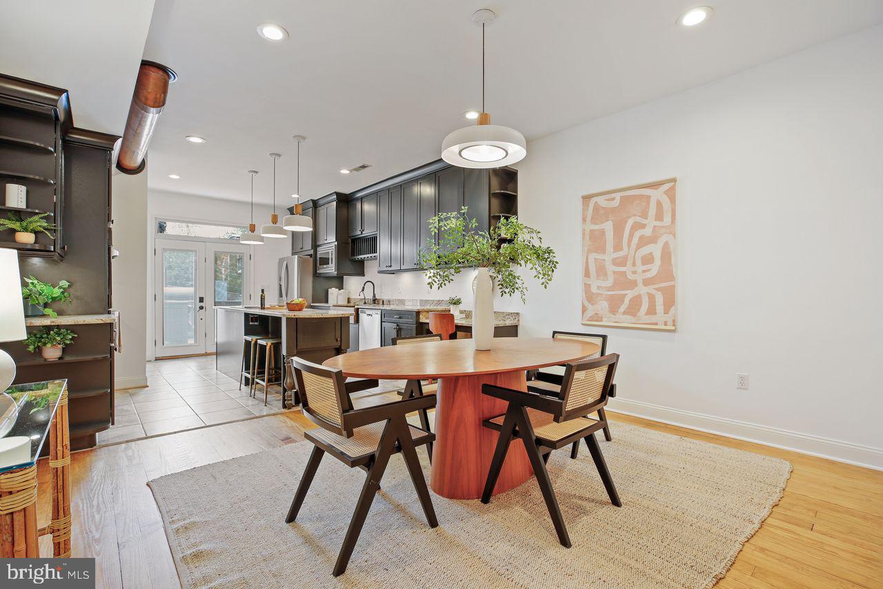 1124 G ST NE, WASHINGTON, District Of Columbia 20002, 4 Bedrooms Bedrooms, 8 Rooms Rooms,3 BathroomsBathrooms,Residential,For sale,1124 G ST NE,DCDC2223300 MLS # DCDC2223300