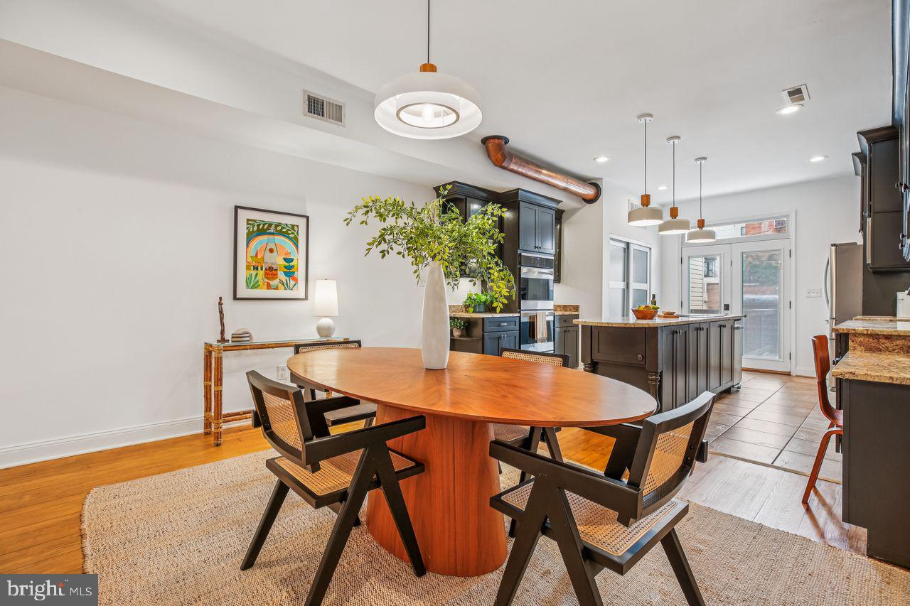 1124 G ST NE, WASHINGTON, District Of Columbia 20002, 4 Bedrooms Bedrooms, 8 Rooms Rooms,3 BathroomsBathrooms,Residential,For sale,1124 G ST NE,DCDC2223300 MLS # DCDC2223300