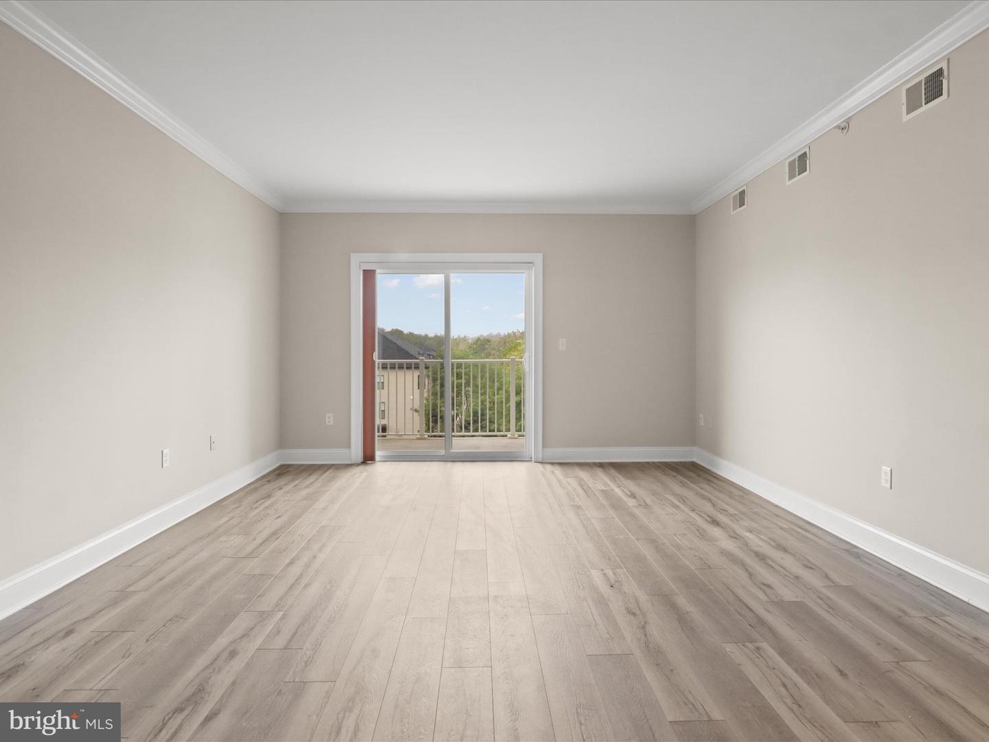 6301 EDSALL RD #424, ALEXANDRIA, Virginia 22312, 2 Bedrooms Bedrooms, 4 Rooms Rooms,2 BathroomsBathrooms,Residential,For sale,6301 EDSALL RD #424,VAFX2268318 MLS # VAFX2268318