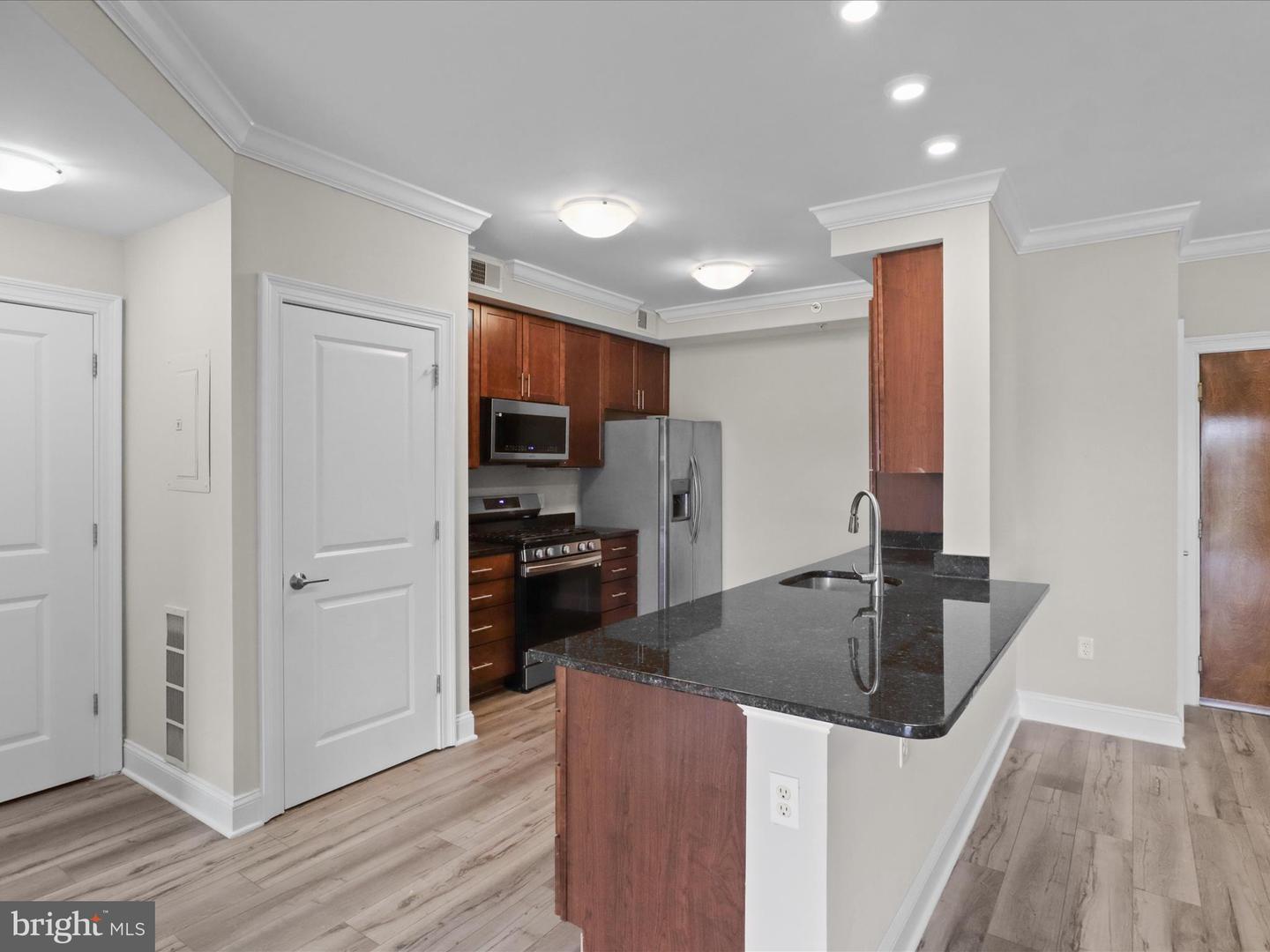 6301 EDSALL RD #424, ALEXANDRIA, Virginia 22312, 2 Bedrooms Bedrooms, 4 Rooms Rooms,2 BathroomsBathrooms,Residential,For sale,6301 EDSALL RD #424,VAFX2268318 MLS # VAFX2268318