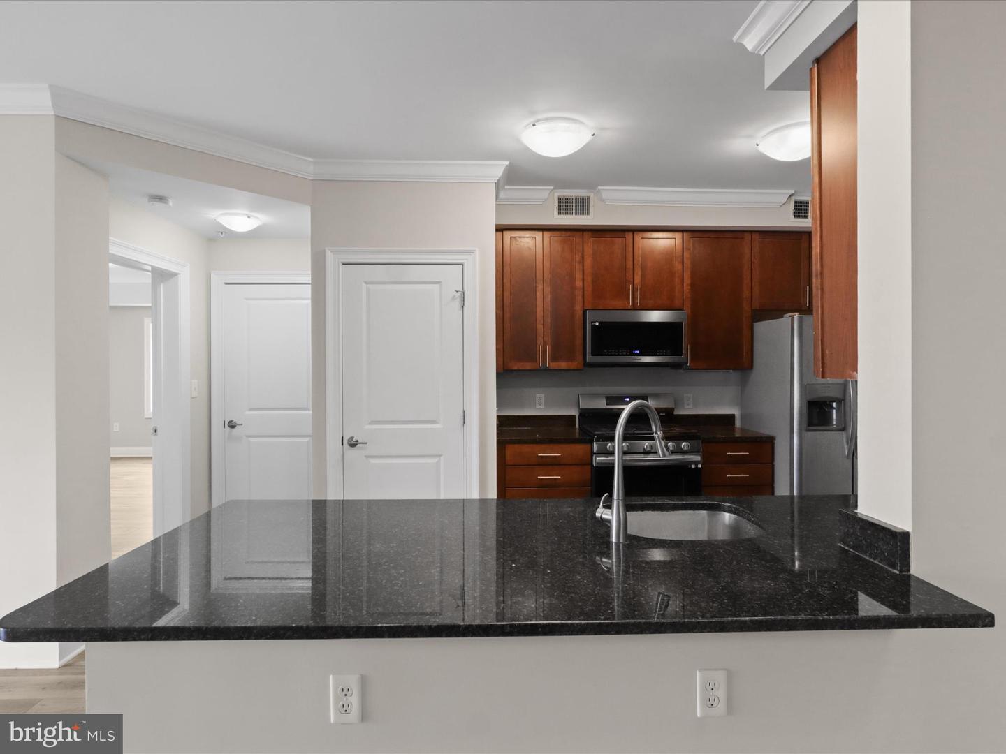 6301 EDSALL RD #424, ALEXANDRIA, Virginia 22312, 2 Bedrooms Bedrooms, 4 Rooms Rooms,2 BathroomsBathrooms,Residential,For sale,6301 EDSALL RD #424,VAFX2268318 MLS # VAFX2268318