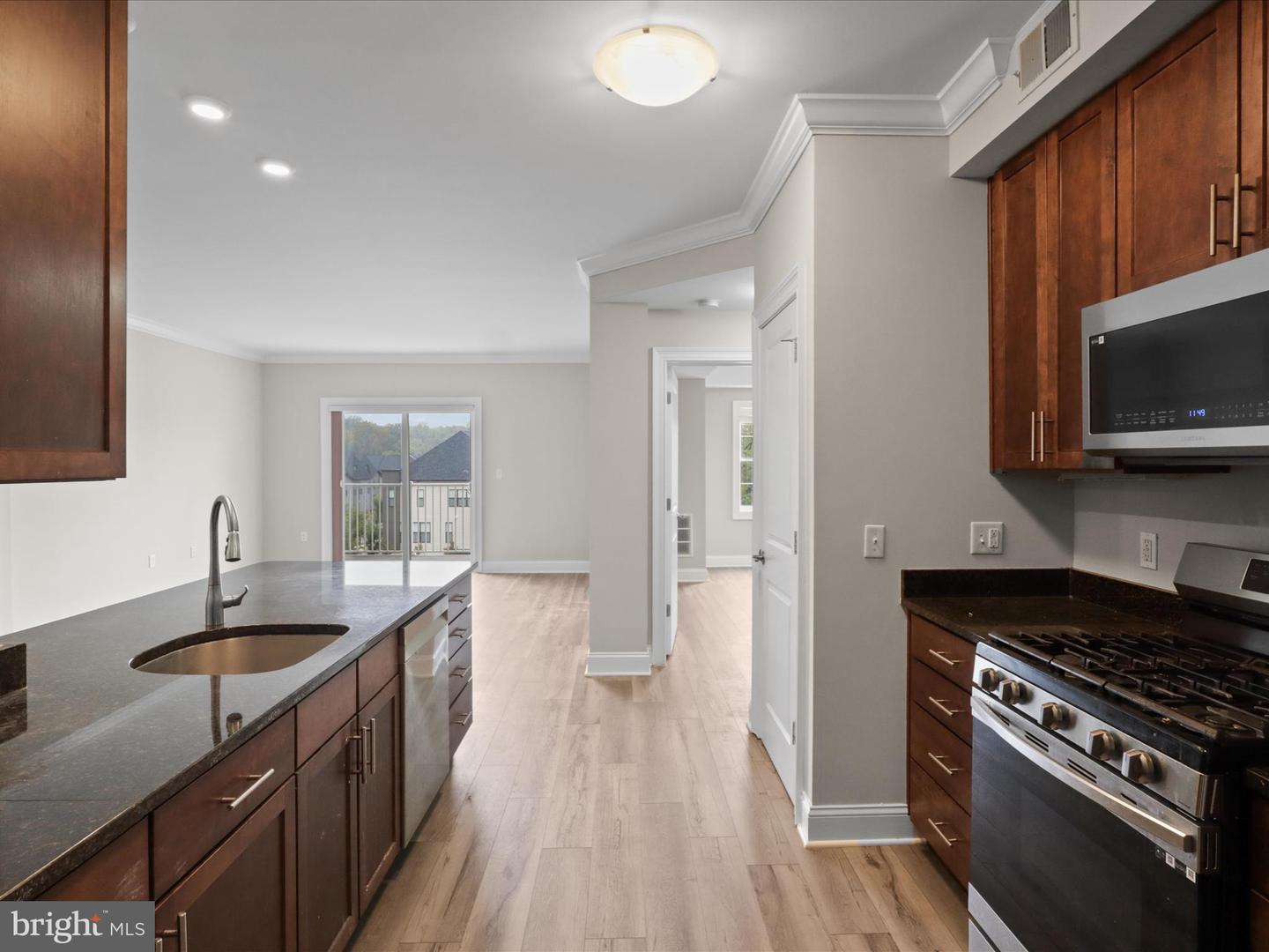 6301 EDSALL RD #424, ALEXANDRIA, Virginia 22312, 2 Bedrooms Bedrooms, 4 Rooms Rooms,2 BathroomsBathrooms,Residential,For sale,6301 EDSALL RD #424,VAFX2268318 MLS # VAFX2268318