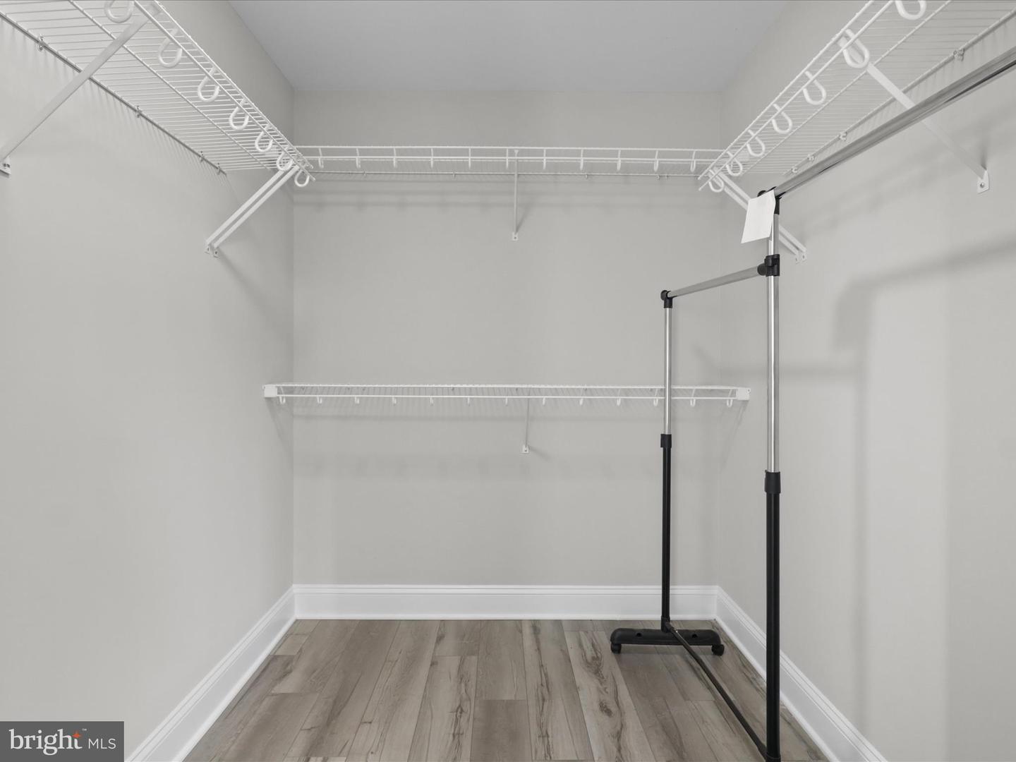 6301 EDSALL RD #424, ALEXANDRIA, Virginia 22312, 2 Bedrooms Bedrooms, 4 Rooms Rooms,2 BathroomsBathrooms,Residential,For sale,6301 EDSALL RD #424,VAFX2268318 MLS # VAFX2268318