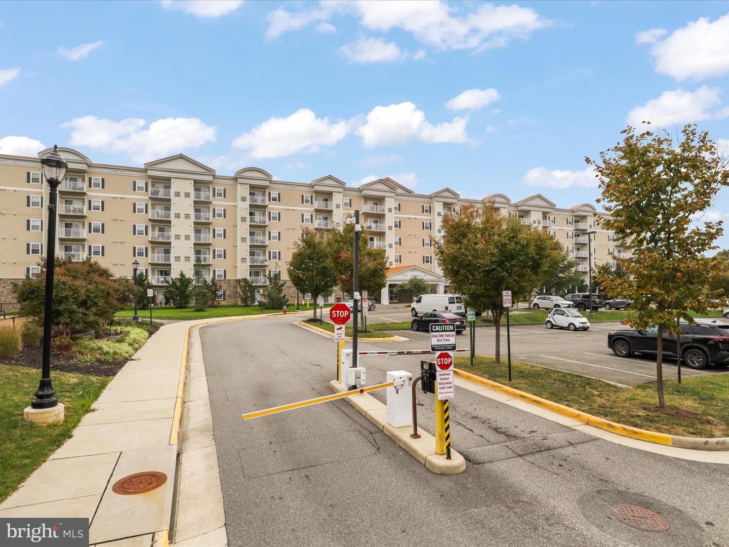 6301 EDSALL RD #424, ALEXANDRIA, Virginia 22312, 2 Bedrooms Bedrooms, 4 Rooms Rooms,2 BathroomsBathrooms,Residential,For sale,6301 EDSALL RD #424,VAFX2268318 MLS # VAFX2268318