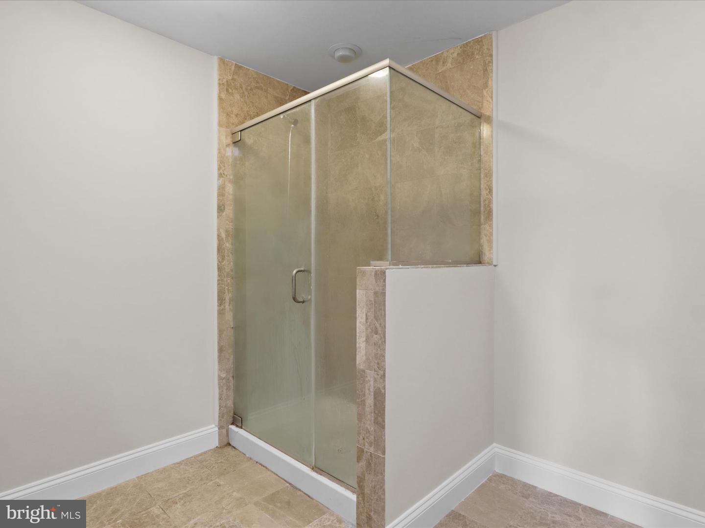 6301 EDSALL RD #424, ALEXANDRIA, Virginia 22312, 2 Bedrooms Bedrooms, 4 Rooms Rooms,2 BathroomsBathrooms,Residential,For sale,6301 EDSALL RD #424,VAFX2268318 MLS # VAFX2268318