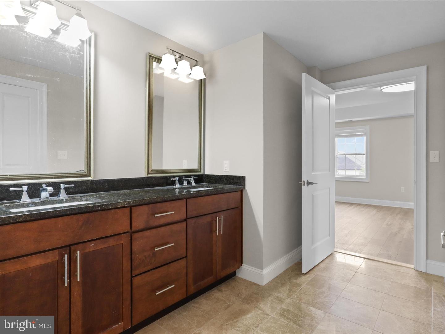 6301 EDSALL RD #424, ALEXANDRIA, Virginia 22312, 2 Bedrooms Bedrooms, 4 Rooms Rooms,2 BathroomsBathrooms,Residential,For sale,6301 EDSALL RD #424,VAFX2268318 MLS # VAFX2268318