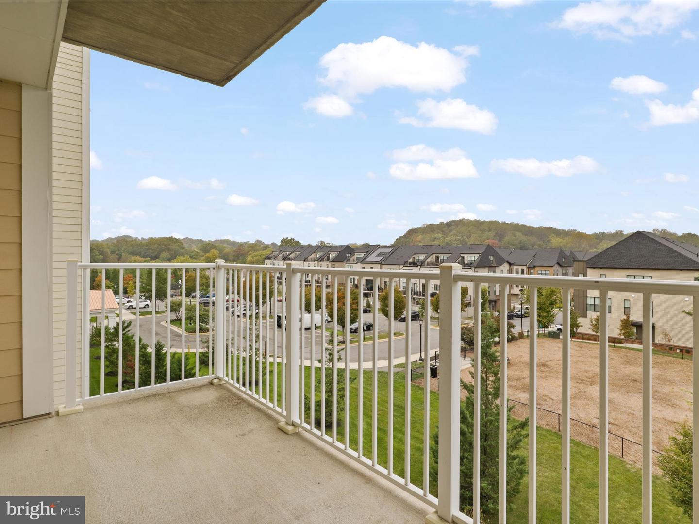 6301 EDSALL RD #424, ALEXANDRIA, Virginia 22312, 2 Bedrooms Bedrooms, 4 Rooms Rooms,2 BathroomsBathrooms,Residential,For sale,6301 EDSALL RD #424,VAFX2268318 MLS # VAFX2268318