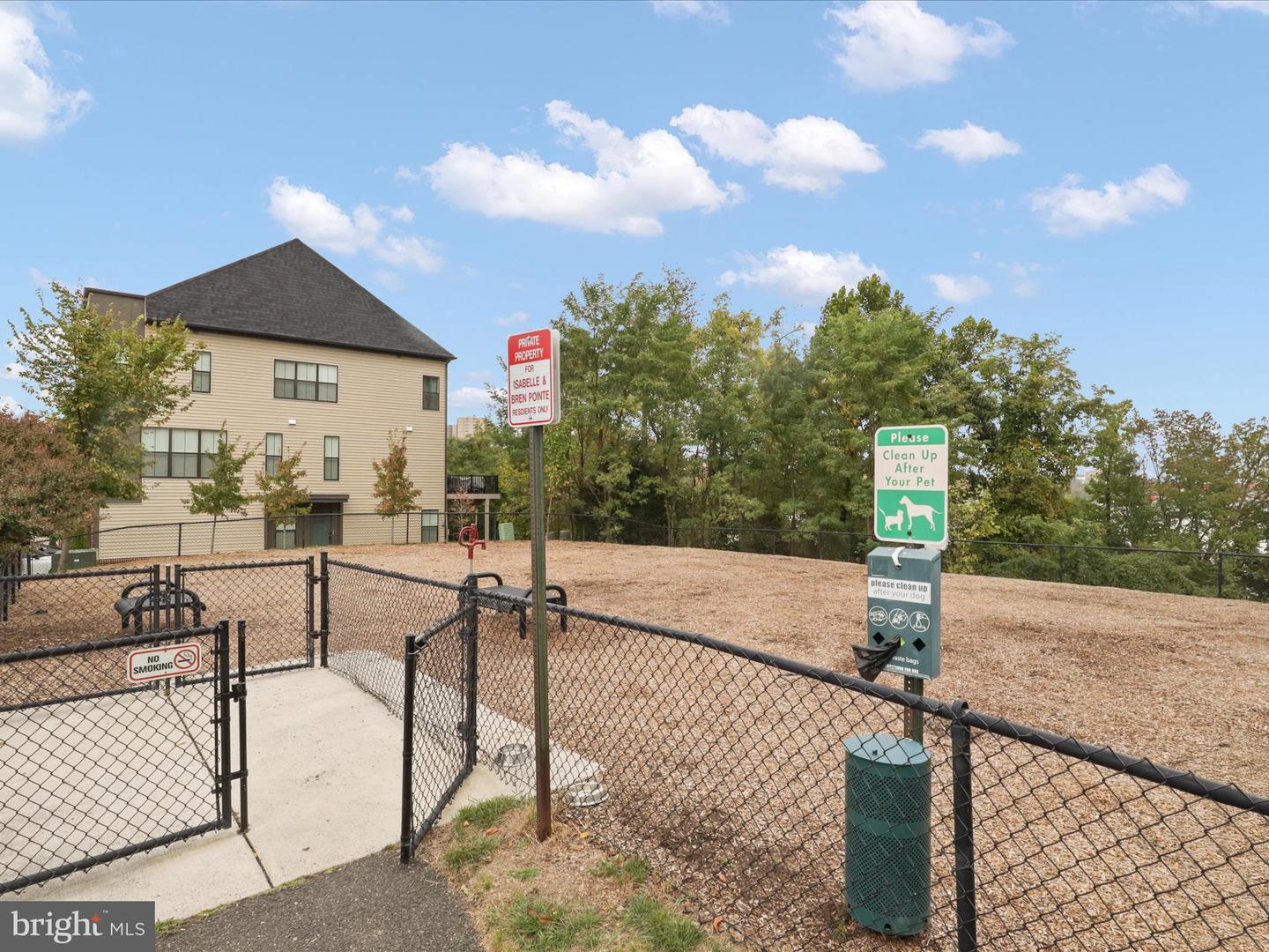 6301 EDSALL RD #424, ALEXANDRIA, Virginia 22312, 2 Bedrooms Bedrooms, 4 Rooms Rooms,2 BathroomsBathrooms,Residential,For sale,6301 EDSALL RD #424,VAFX2268318 MLS # VAFX2268318