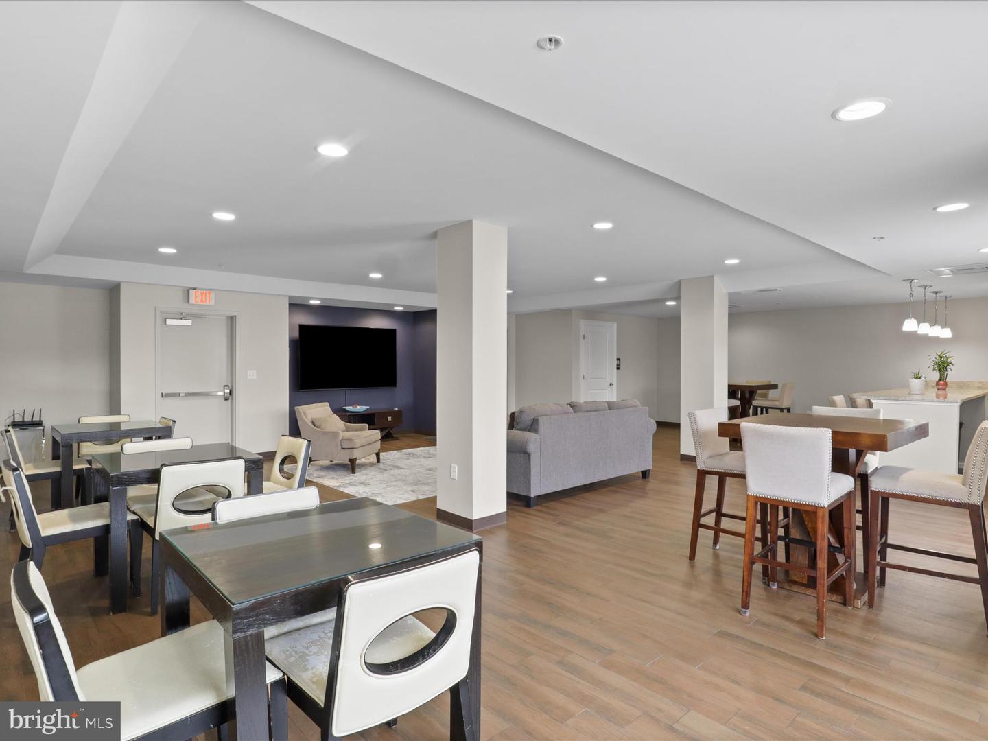 6301 EDSALL RD #424, ALEXANDRIA, Virginia 22312, 2 Bedrooms Bedrooms, 4 Rooms Rooms,2 BathroomsBathrooms,Residential,For sale,6301 EDSALL RD #424,VAFX2268318 MLS # VAFX2268318