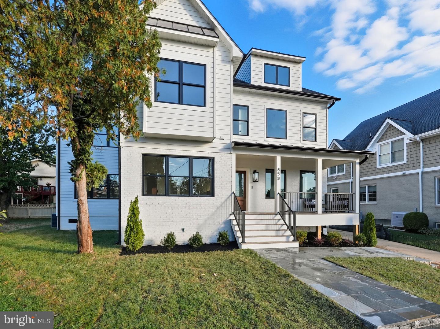 858 N GREENBRIER ST, ARLINGTON, Virginia 22205, 6 Bedrooms Bedrooms, ,5 BathroomsBathrooms,Residential,For sale,858 N GREENBRIER ST,VAAR2063990 MLS # VAAR2063990