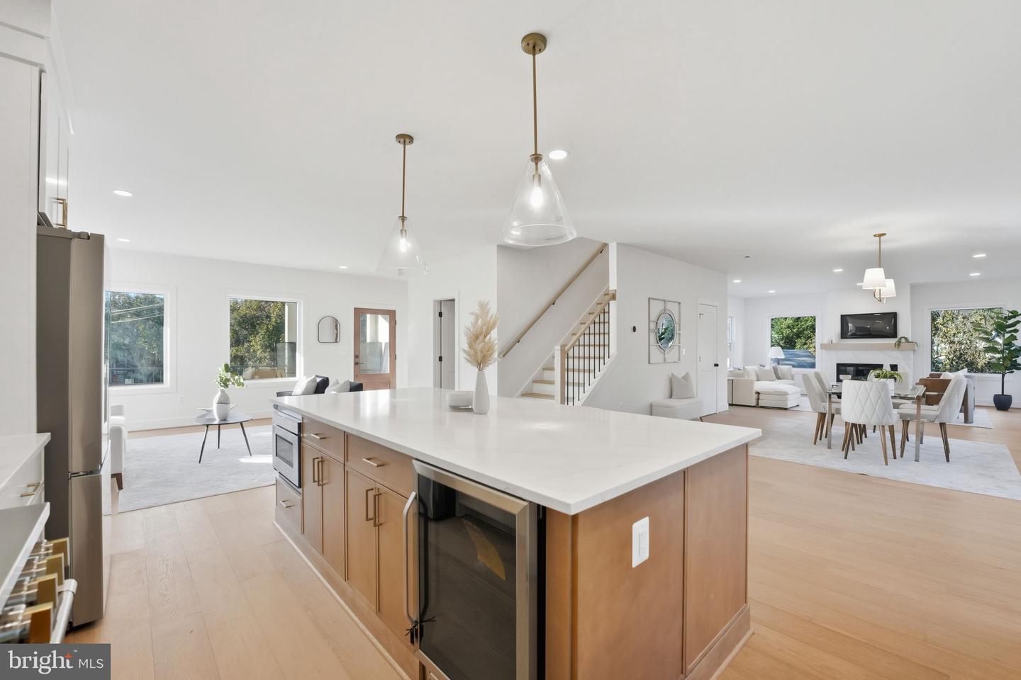 858 N GREENBRIER ST, ARLINGTON, Virginia 22205, 6 Bedrooms Bedrooms, ,5 BathroomsBathrooms,Residential,For sale,858 N GREENBRIER ST,VAAR2063990 MLS # VAAR2063990