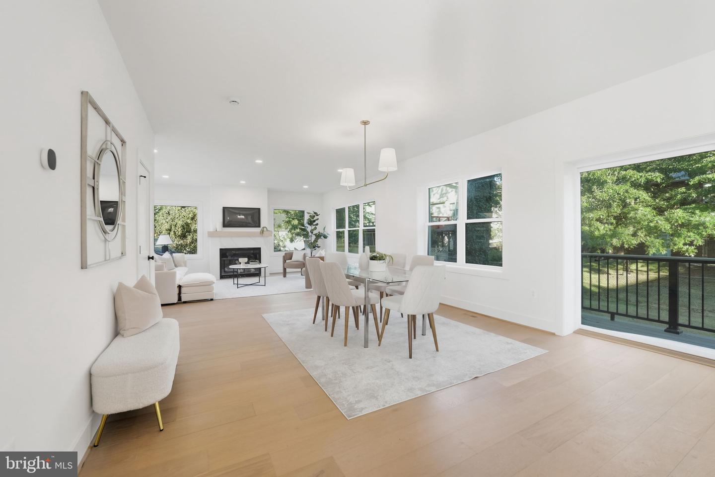 858 N GREENBRIER ST, ARLINGTON, Virginia 22205, 6 Bedrooms Bedrooms, ,5 BathroomsBathrooms,Residential,For sale,858 N GREENBRIER ST,VAAR2063990 MLS # VAAR2063990