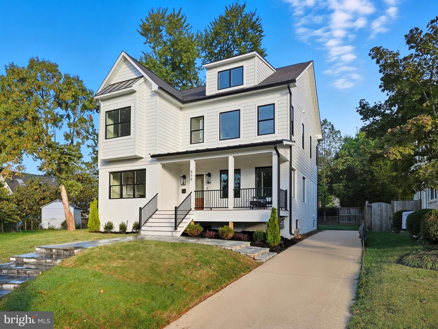 858 N GREENBRIER ST, ARLINGTON, Virginia 22205, 6 Bedrooms Bedrooms, ,5 BathroomsBathrooms,Residential,For sale,858 N GREENBRIER ST,VAAR2063990 MLS # VAAR2063990