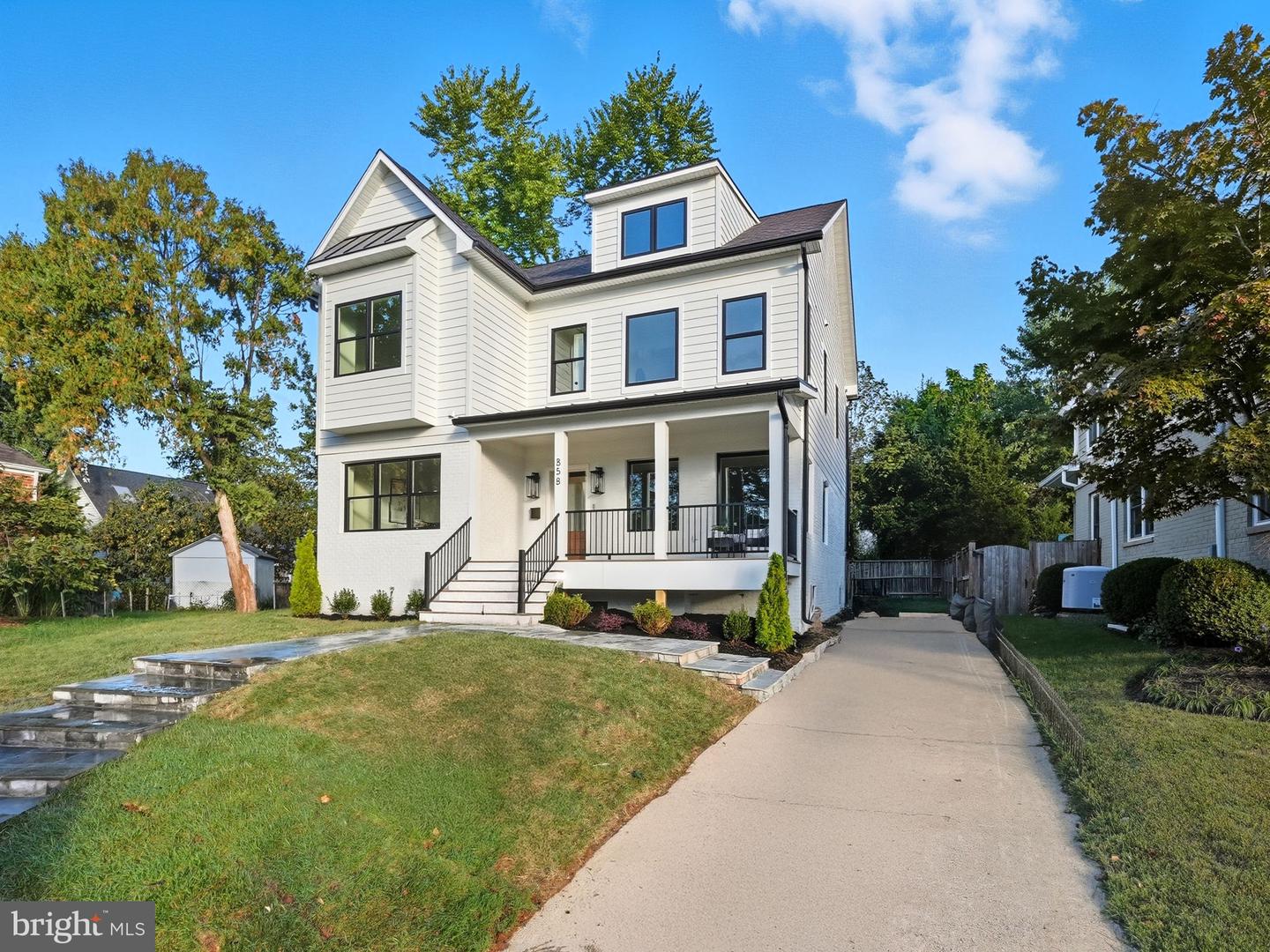 858 N GREENBRIER ST, ARLINGTON, Virginia 22205, 6 Bedrooms Bedrooms, ,5 BathroomsBathrooms,Residential,For sale,858 N GREENBRIER ST,VAAR2063990 MLS # VAAR2063990