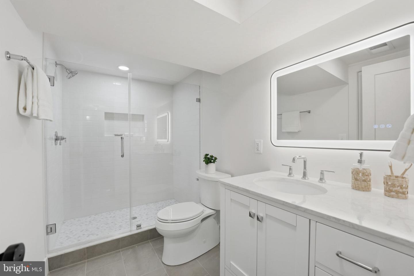 858 N GREENBRIER ST, ARLINGTON, Virginia 22205, 6 Bedrooms Bedrooms, ,5 BathroomsBathrooms,Residential,For sale,858 N GREENBRIER ST,VAAR2063990 MLS # VAAR2063990