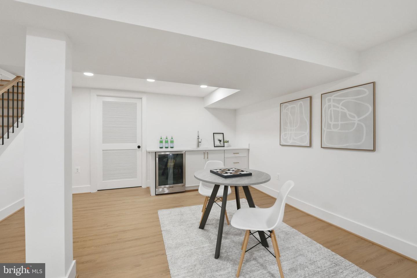 858 N GREENBRIER ST, ARLINGTON, Virginia 22205, 6 Bedrooms Bedrooms, ,5 BathroomsBathrooms,Residential,For sale,858 N GREENBRIER ST,VAAR2063990 MLS # VAAR2063990