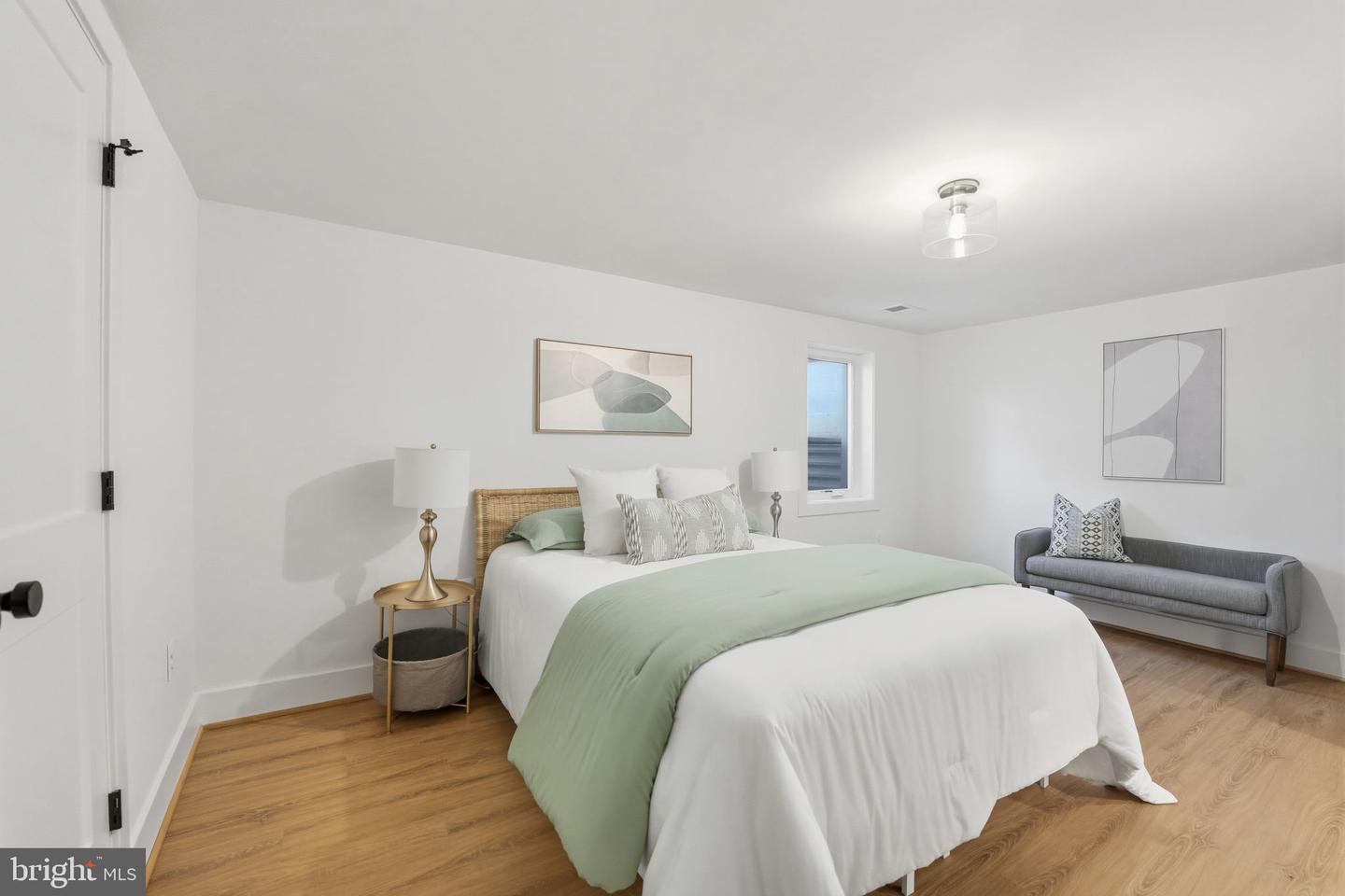 858 N GREENBRIER ST, ARLINGTON, Virginia 22205, 6 Bedrooms Bedrooms, ,5 BathroomsBathrooms,Residential,For sale,858 N GREENBRIER ST,VAAR2063990 MLS # VAAR2063990