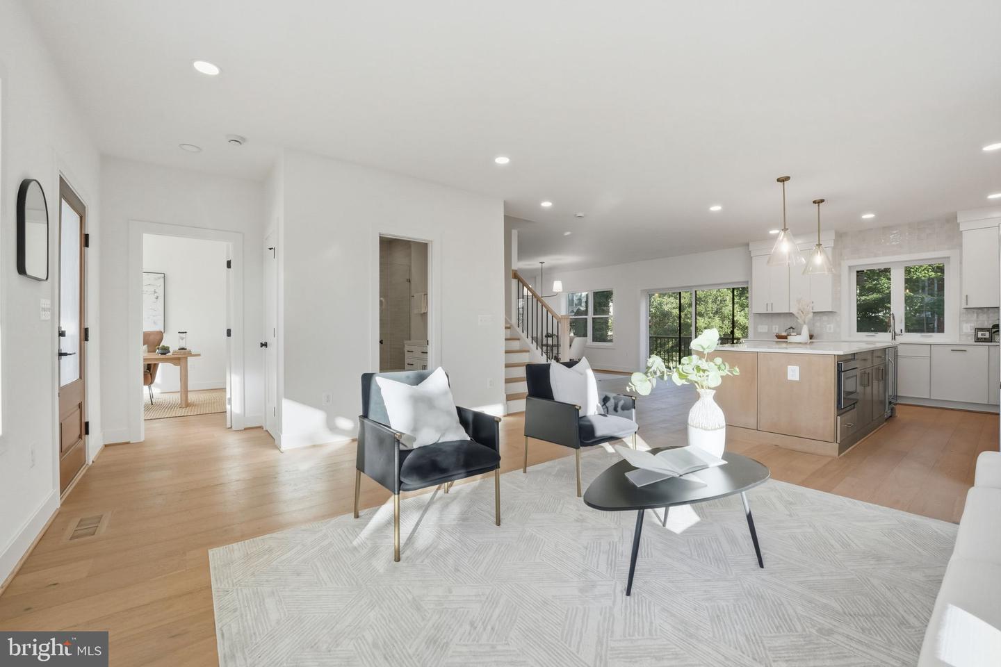 858 N GREENBRIER ST, ARLINGTON, Virginia 22205, 6 Bedrooms Bedrooms, ,5 BathroomsBathrooms,Residential,For sale,858 N GREENBRIER ST,VAAR2063990 MLS # VAAR2063990