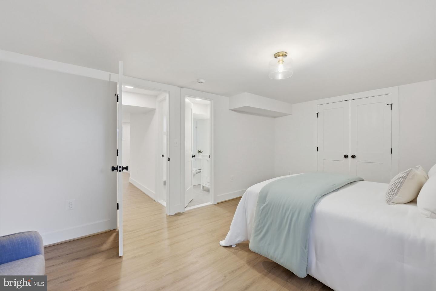 858 N GREENBRIER ST, ARLINGTON, Virginia 22205, 6 Bedrooms Bedrooms, ,5 BathroomsBathrooms,Residential,For sale,858 N GREENBRIER ST,VAAR2063990 MLS # VAAR2063990