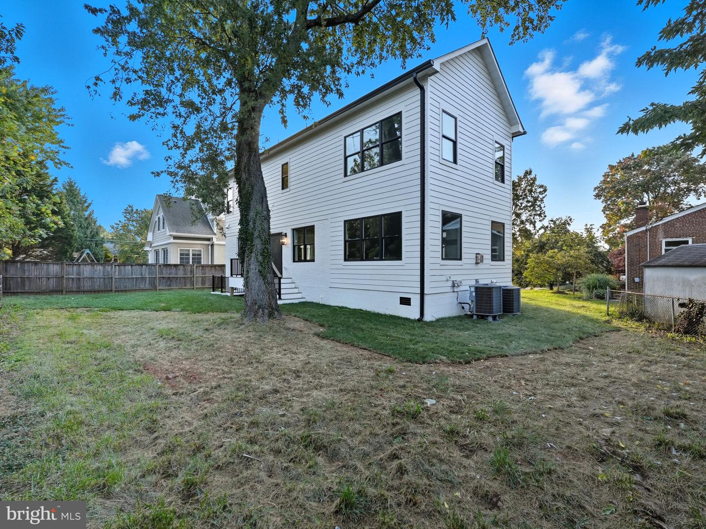 858 N GREENBRIER ST, ARLINGTON, Virginia 22205, 6 Bedrooms Bedrooms, ,5 BathroomsBathrooms,Residential,For sale,858 N GREENBRIER ST,VAAR2063990 MLS # VAAR2063990