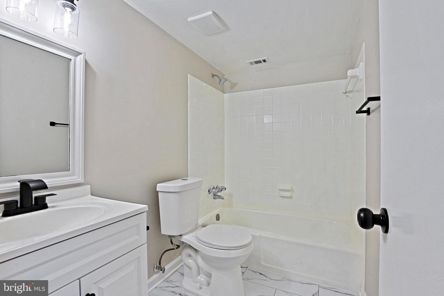 11619 VANTAGE HILL RD #1A, RESTON, Virginia 20190, 1 Bedroom Bedrooms, ,1 BathroomBathrooms,Residential,For sale,11619 VANTAGE HILL RD #1A,VAFX2268662 MLS # VAFX2268662 11619 VANTAGE HILL RD #1A, RESTON, Virginia 20190, 1 Bedroom Bedrooms, ,1 BathroomBathrooms,Residential,For sale,11619 VANTAGE HILL RD #1A,VAFX2268662 MLS # VAFX2268662