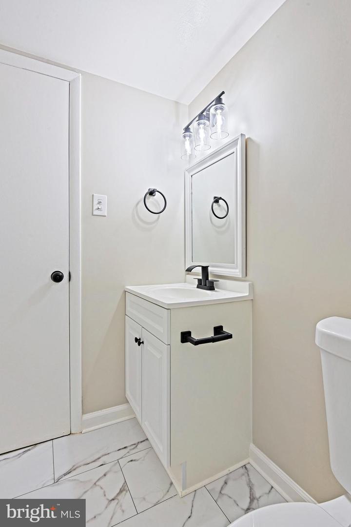 11619 VANTAGE HILL RD #1A, RESTON, Virginia 20190, 1 Bedroom Bedrooms, ,1 BathroomBathrooms,Residential,For sale,11619 VANTAGE HILL RD #1A,VAFX2268662 MLS # VAFX2268662 11619 VANTAGE HILL RD #1A, RESTON, Virginia 20190, 1 Bedroom Bedrooms, ,1 BathroomBathrooms,Residential,For sale,11619 VANTAGE HILL RD #1A,VAFX2268662 MLS # VAFX2268662