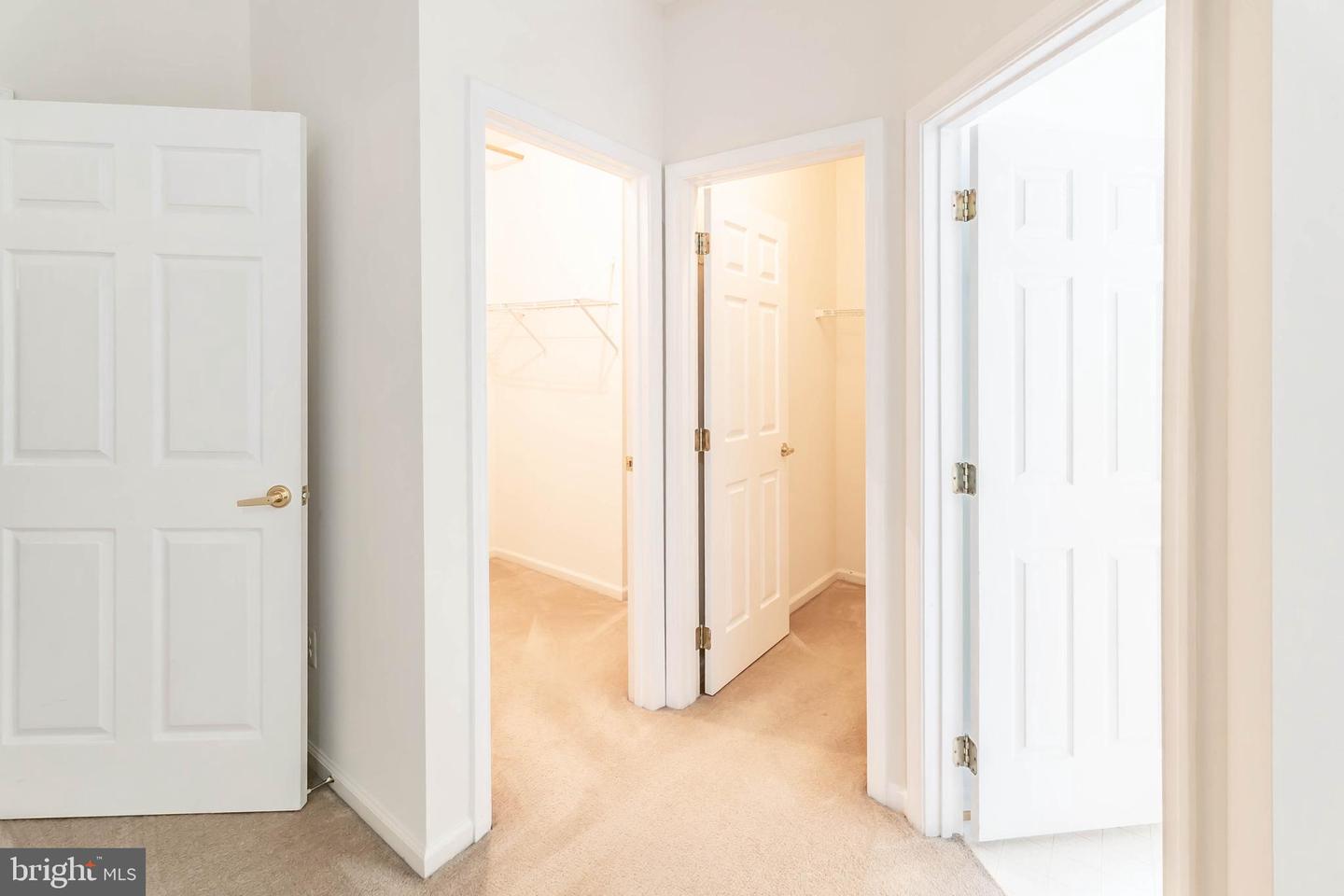 6868 SADDLE RUN WAY, GAINESVILLE, Virginia 20155, 3 Bedrooms Bedrooms, 12 Rooms Rooms,3 BathroomsBathrooms,Residential,For sale,6868 SADDLE RUN WAY,VAPW2104596 MLS # VAPW2104596