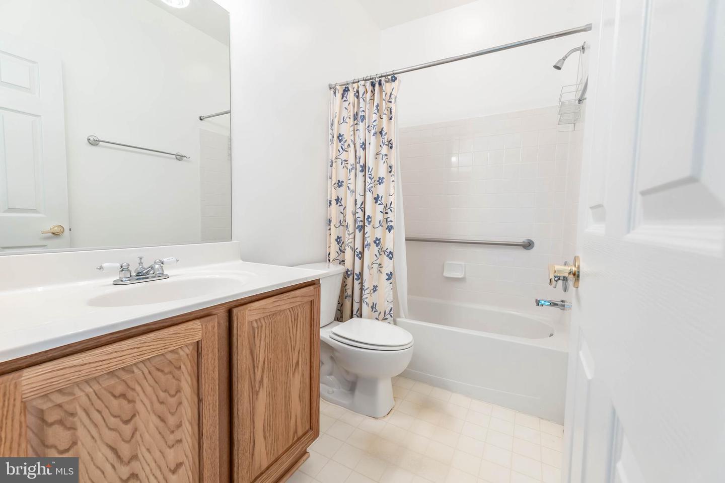 6868 SADDLE RUN WAY, GAINESVILLE, Virginia 20155, 3 Bedrooms Bedrooms, 12 Rooms Rooms,3 BathroomsBathrooms,Residential,For sale,6868 SADDLE RUN WAY,VAPW2104596 MLS # VAPW2104596