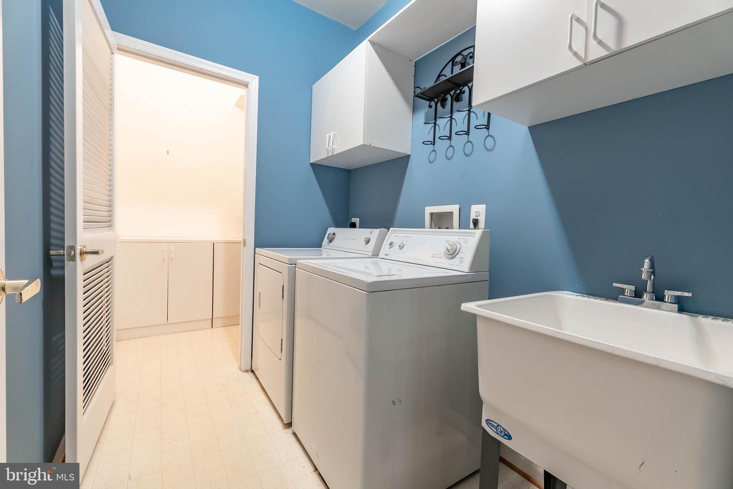 6868 SADDLE RUN WAY, GAINESVILLE, Virginia 20155, 3 Bedrooms Bedrooms, 12 Rooms Rooms,3 BathroomsBathrooms,Residential,For sale,6868 SADDLE RUN WAY,VAPW2104596 MLS # VAPW2104596