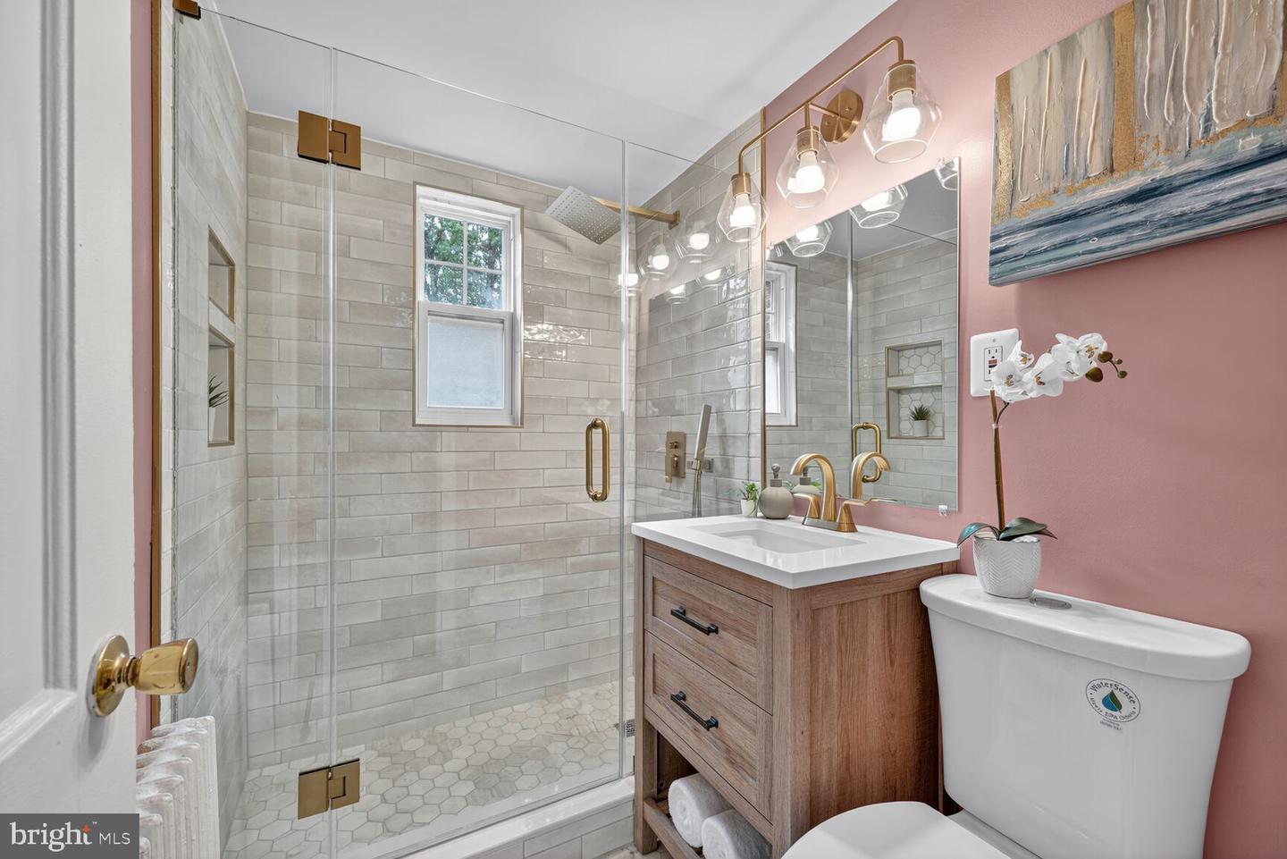 1404 12TH ST N #21, ARLINGTON, Virginia 22209, 2 Bedrooms Bedrooms, ,1 BathroomBathrooms,Residential,For sale,1404 12TH ST N #21,VAAR2064244 MLS # VAAR2064244