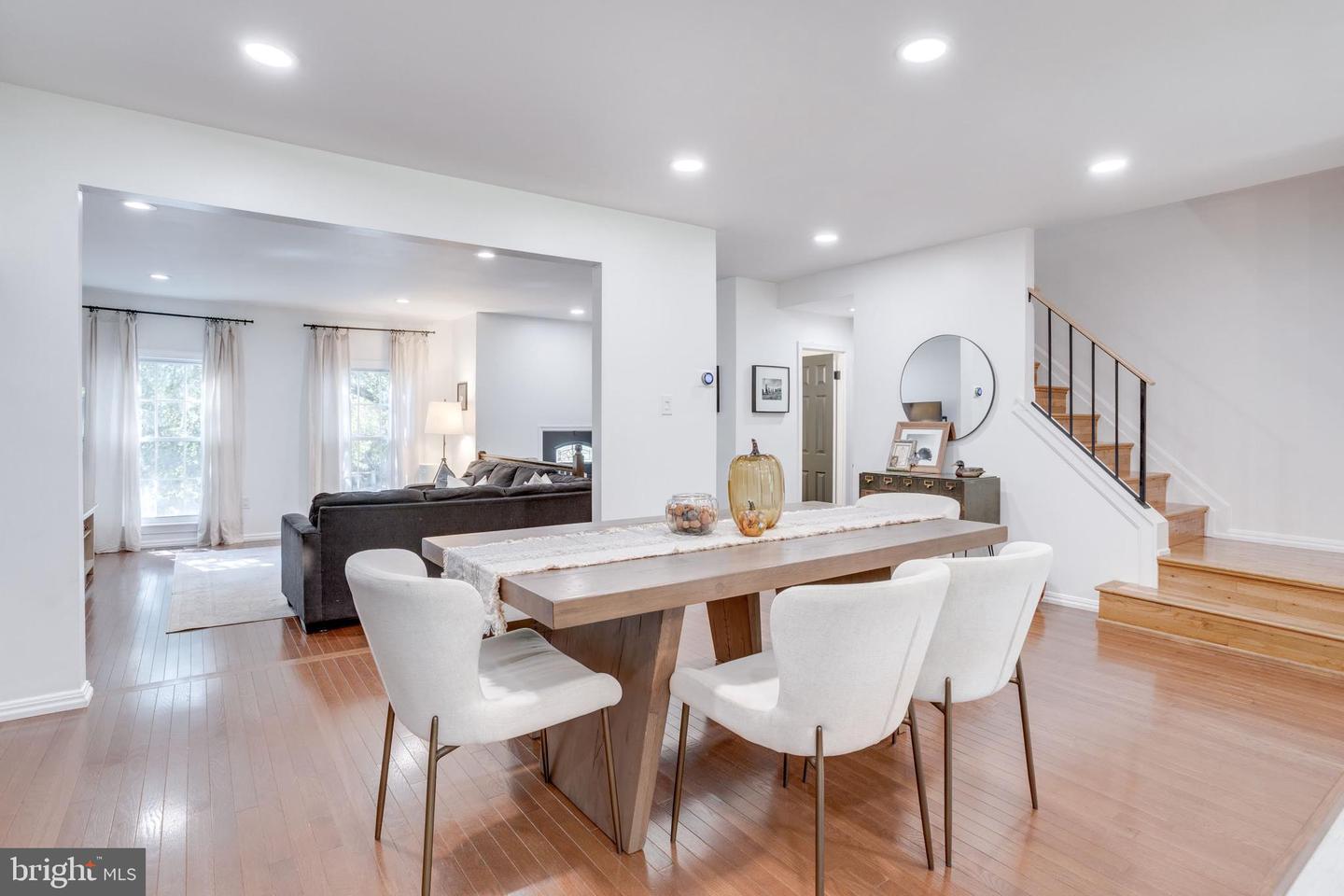 7842 ASHLEY GLEN RD, ANNANDALE, Virginia 22003, 3 Bedrooms Bedrooms, ,2 BathroomsBathrooms,Residential,For sale,7842 ASHLEY GLEN RD,VAFX2269644 MLS # VAFX2269644